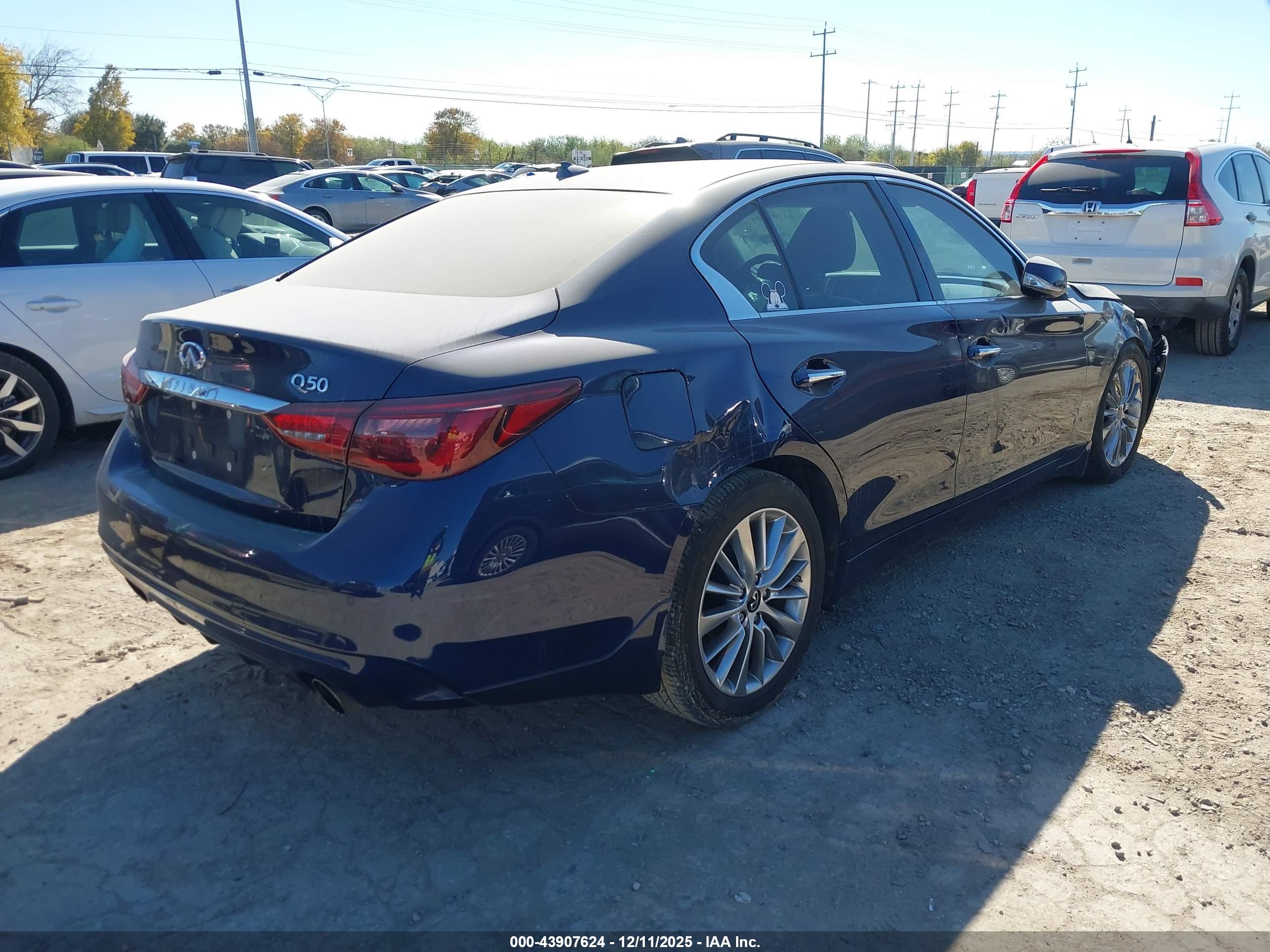 INFINITI Q50 image 4