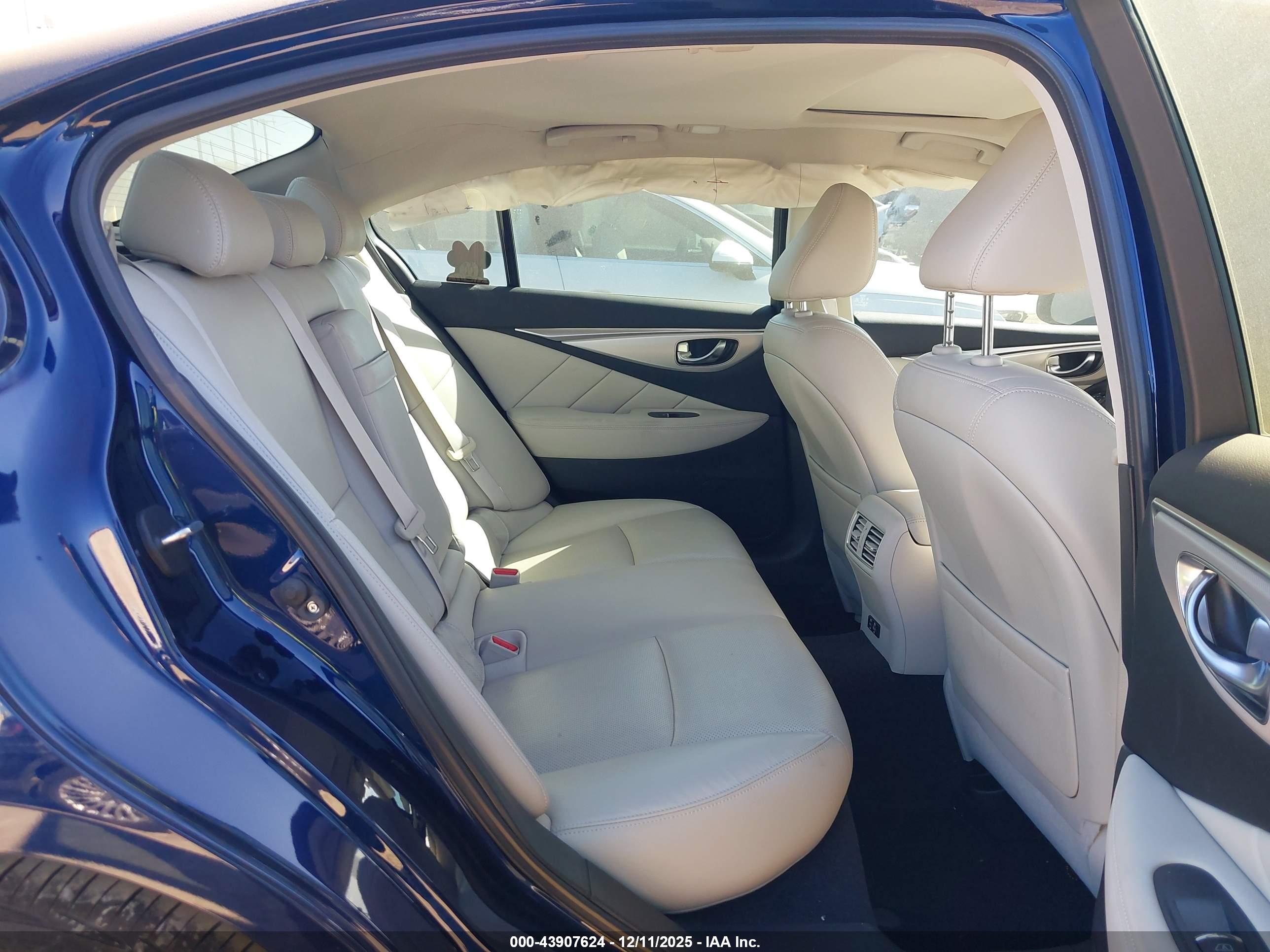 INFINITI Q50 image 8