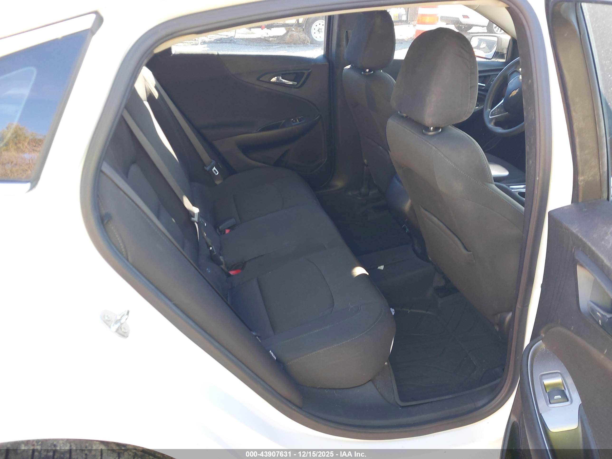 CHEVROLET MALIBU image 8