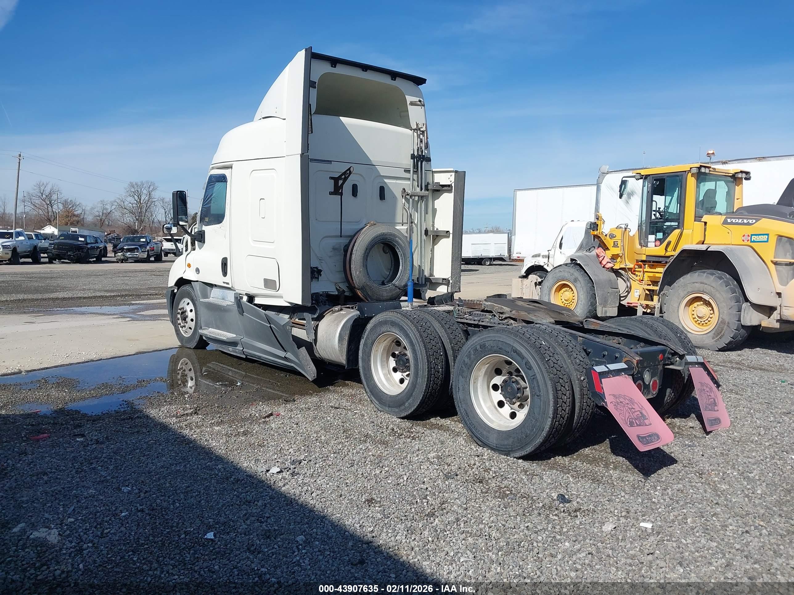 FREIGHTLINER CASCADIA image 3