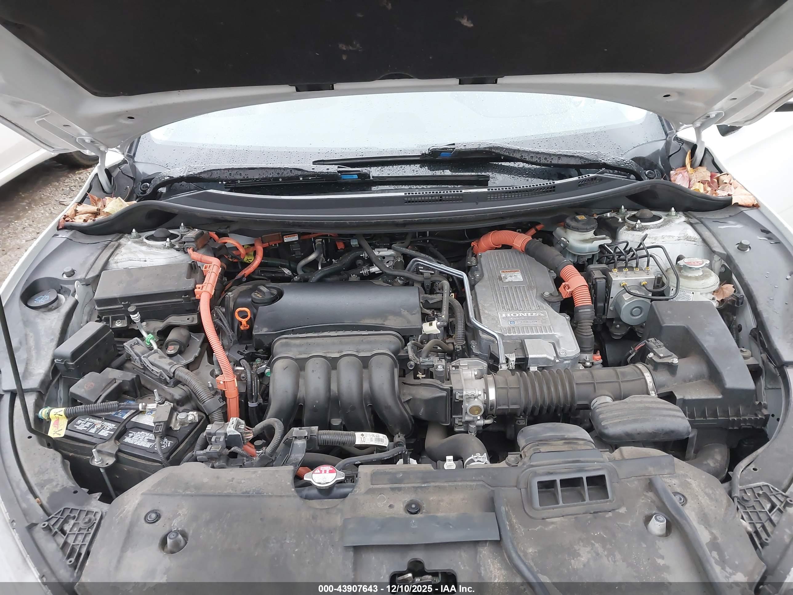 HONDA CLARITY image 10