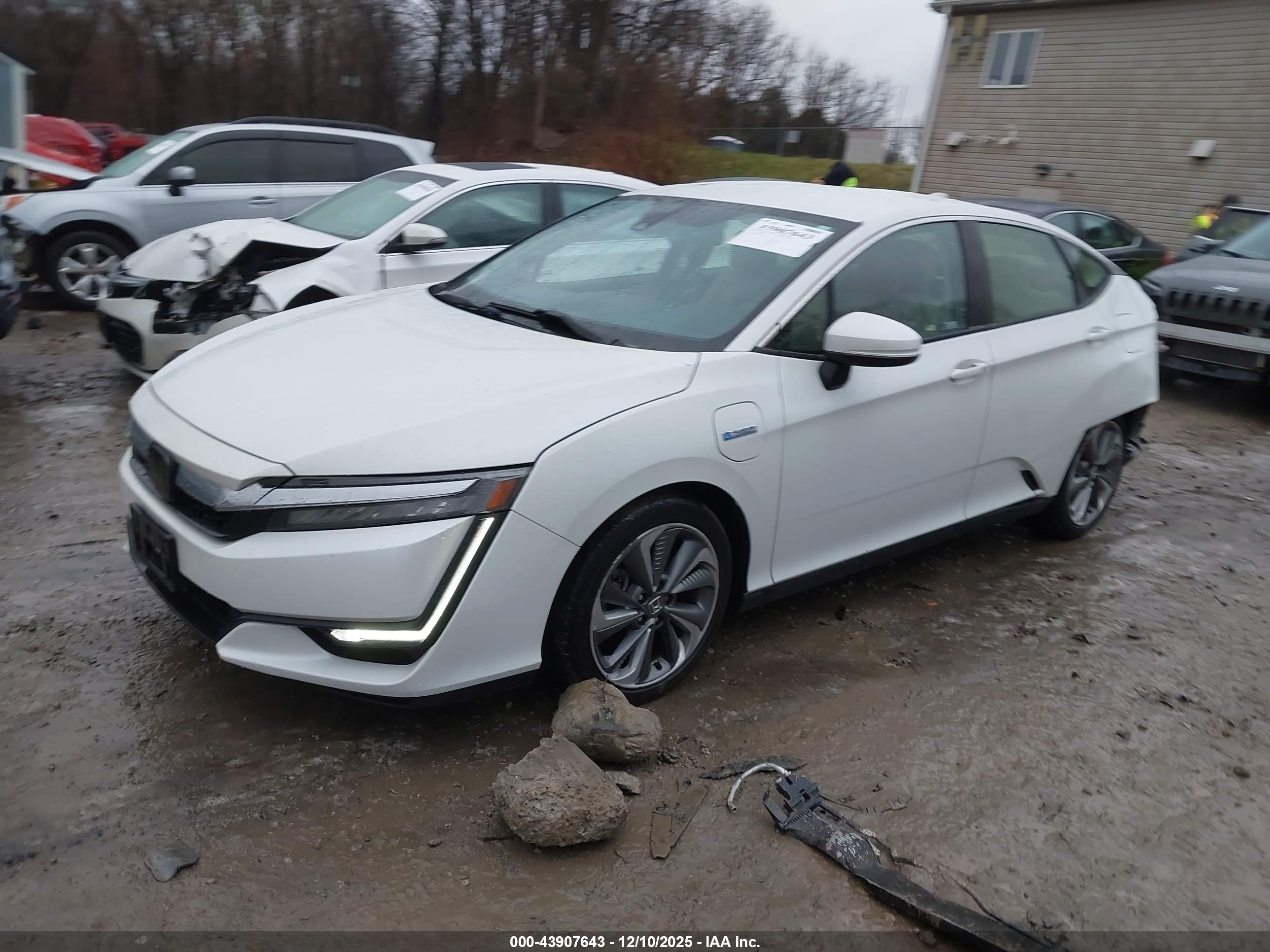 HONDA CLARITY image 2