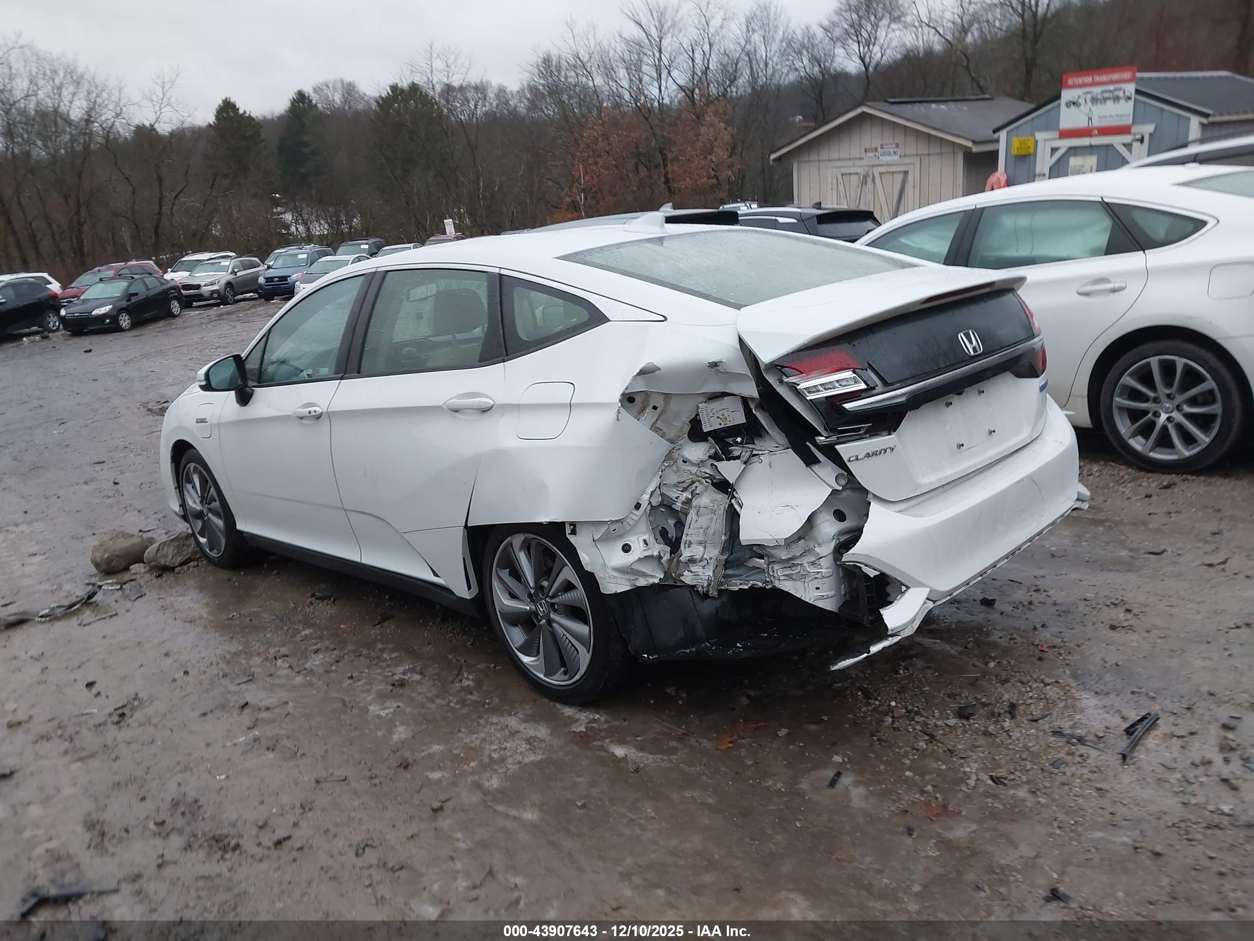 HONDA CLARITY image 3