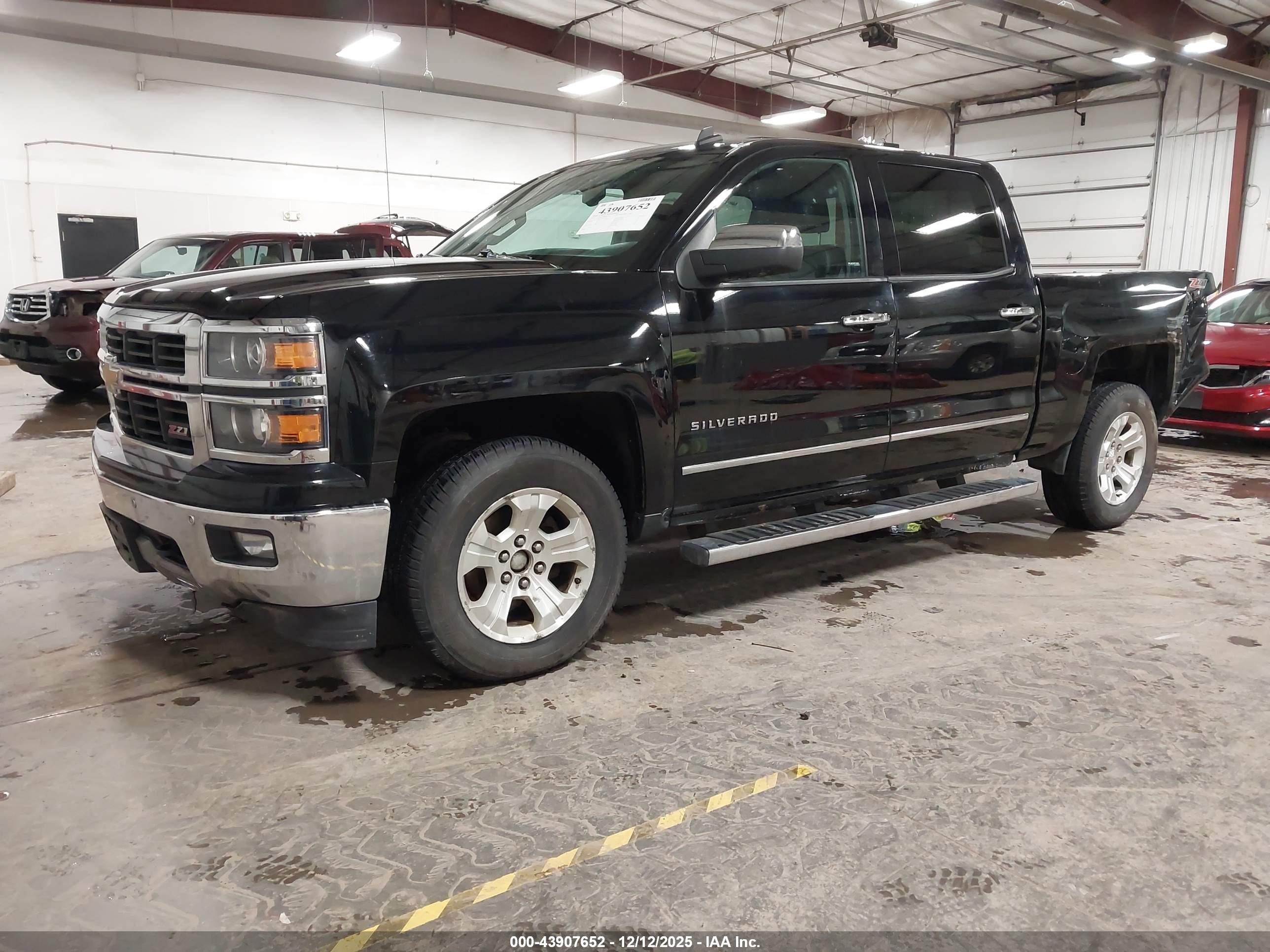 CHEVROLET SILVERADO image 2