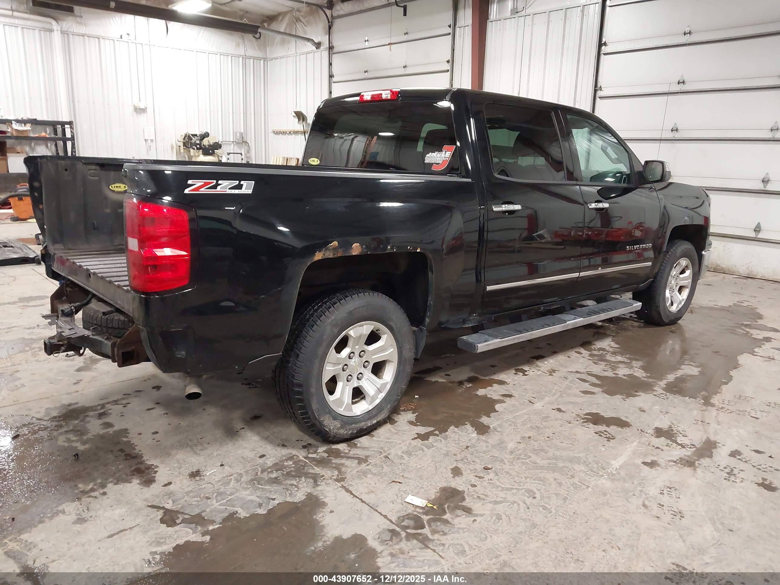 CHEVROLET SILVERADO image 4