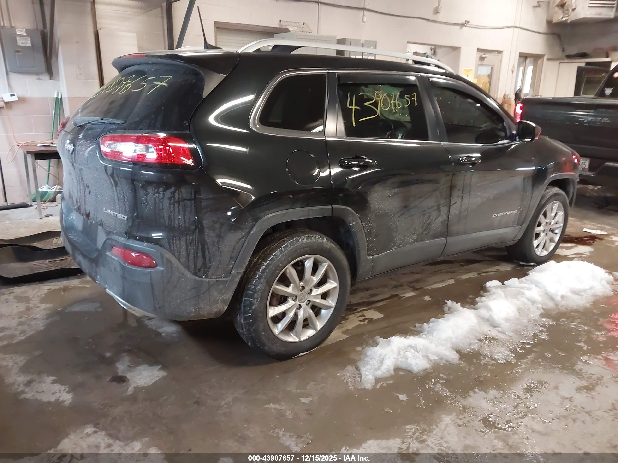 JEEP CHEROKEE image 4