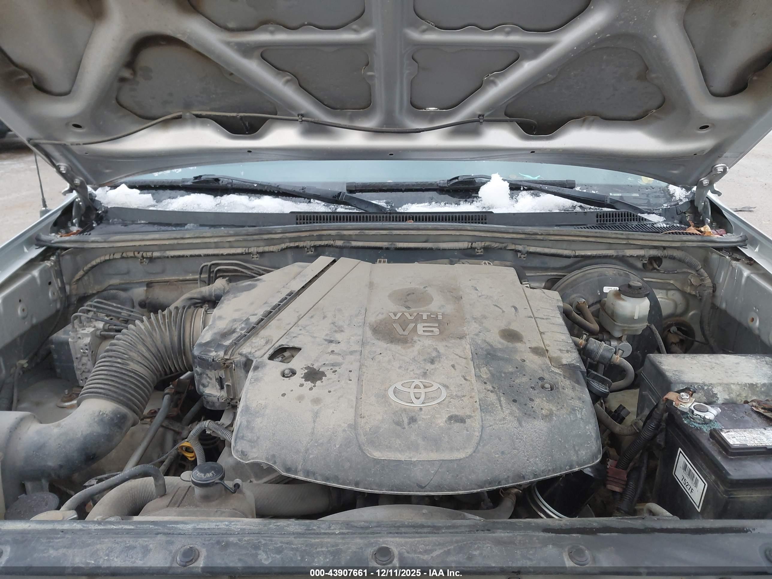 TOYOTA TACOMA image 10