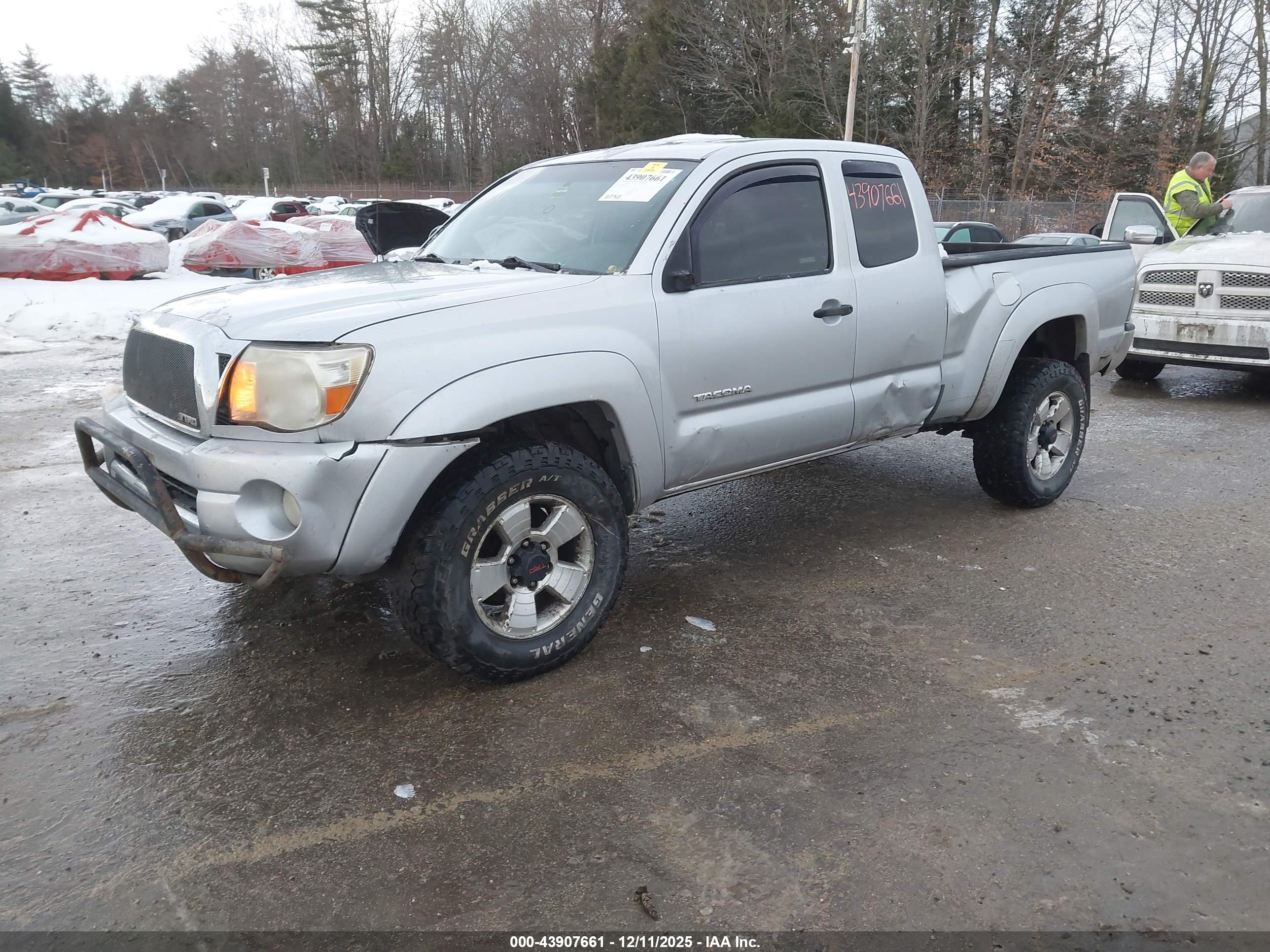 TOYOTA TACOMA image 2