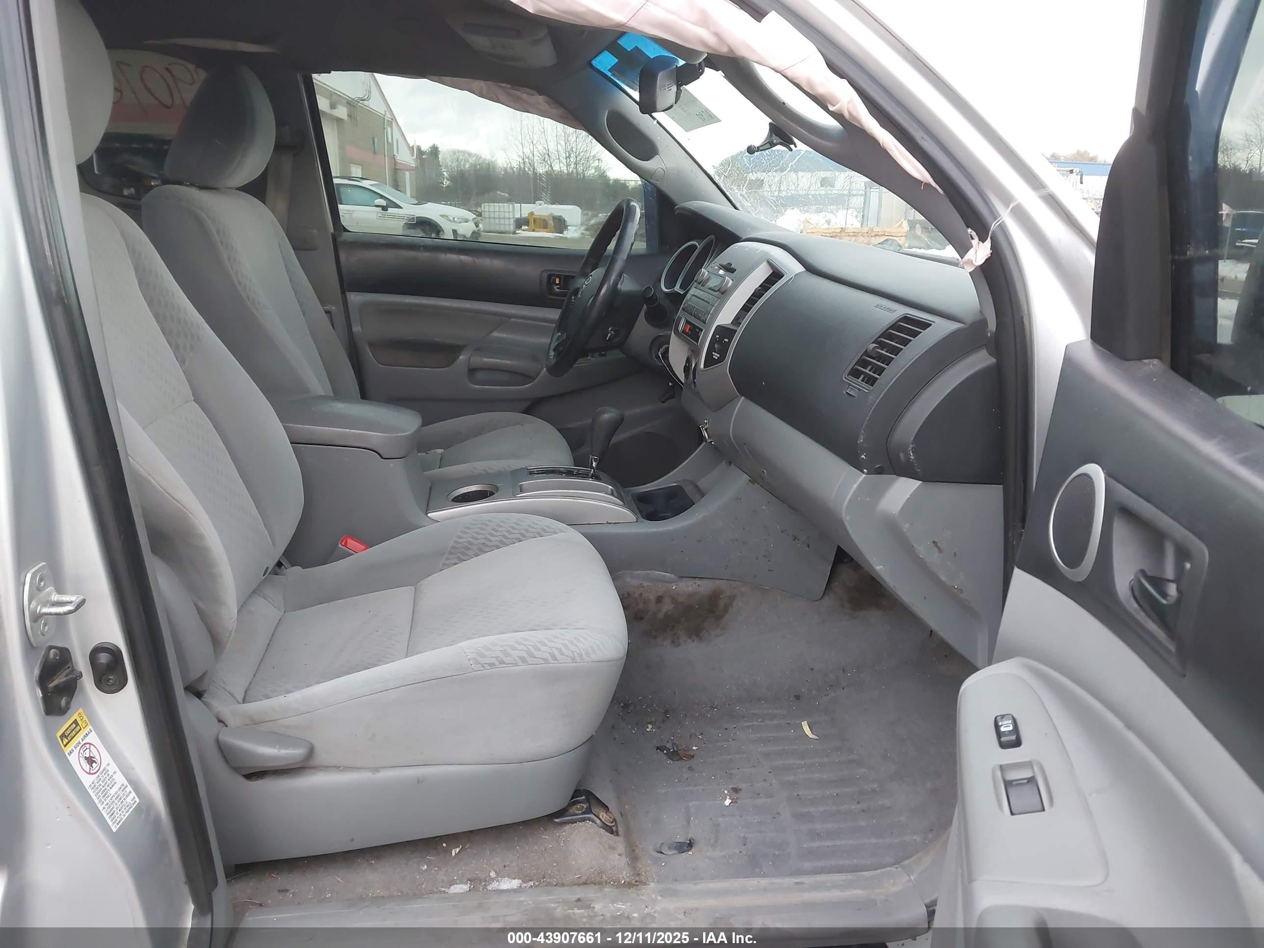 TOYOTA TACOMA image 5