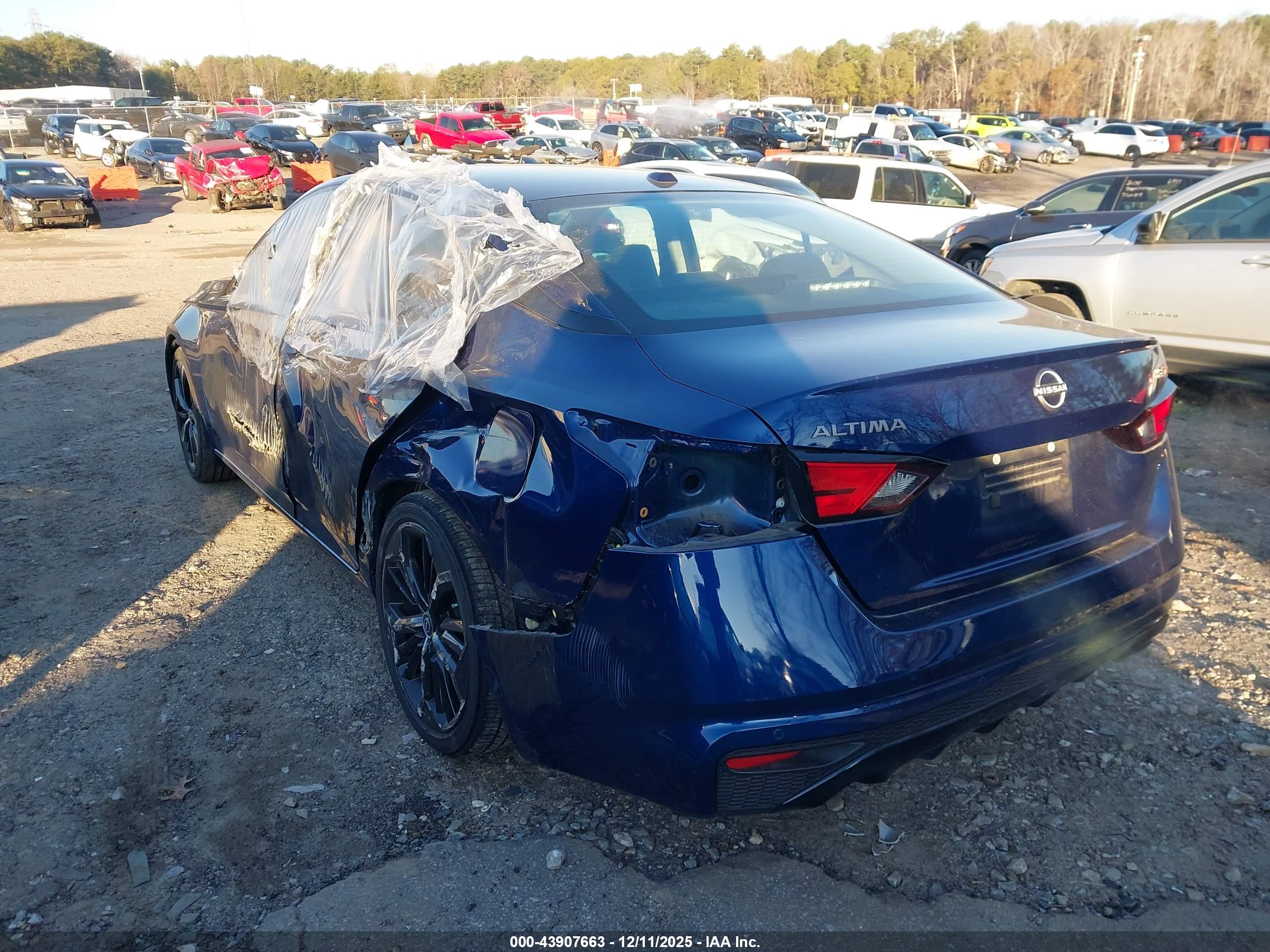NISSAN ALTIMA image 3