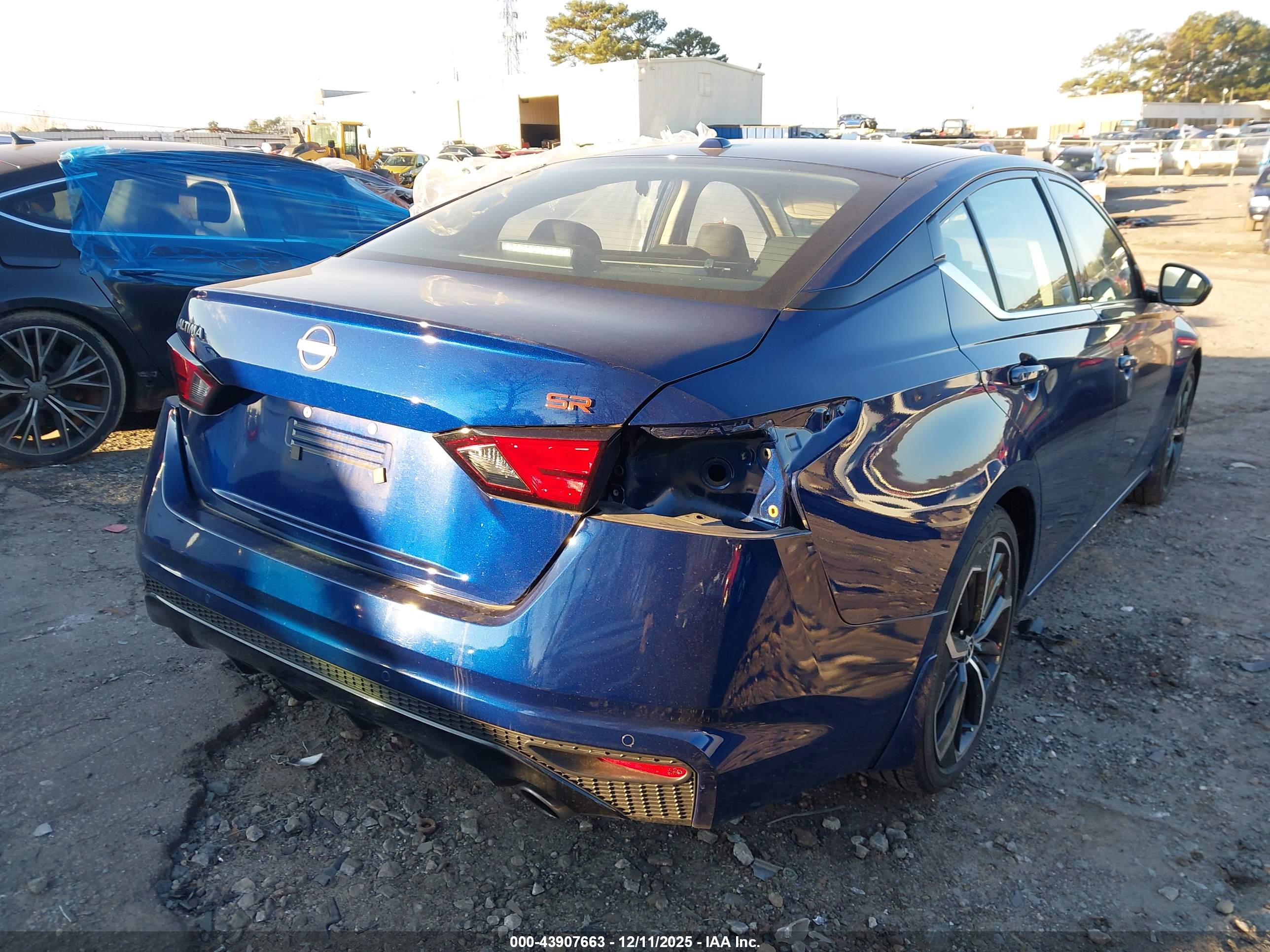 NISSAN ALTIMA image 4