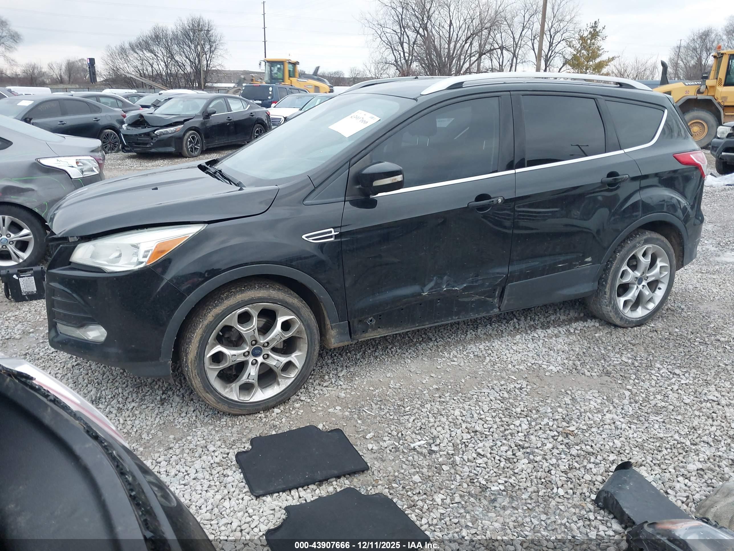 FORD ESCAPE image 2