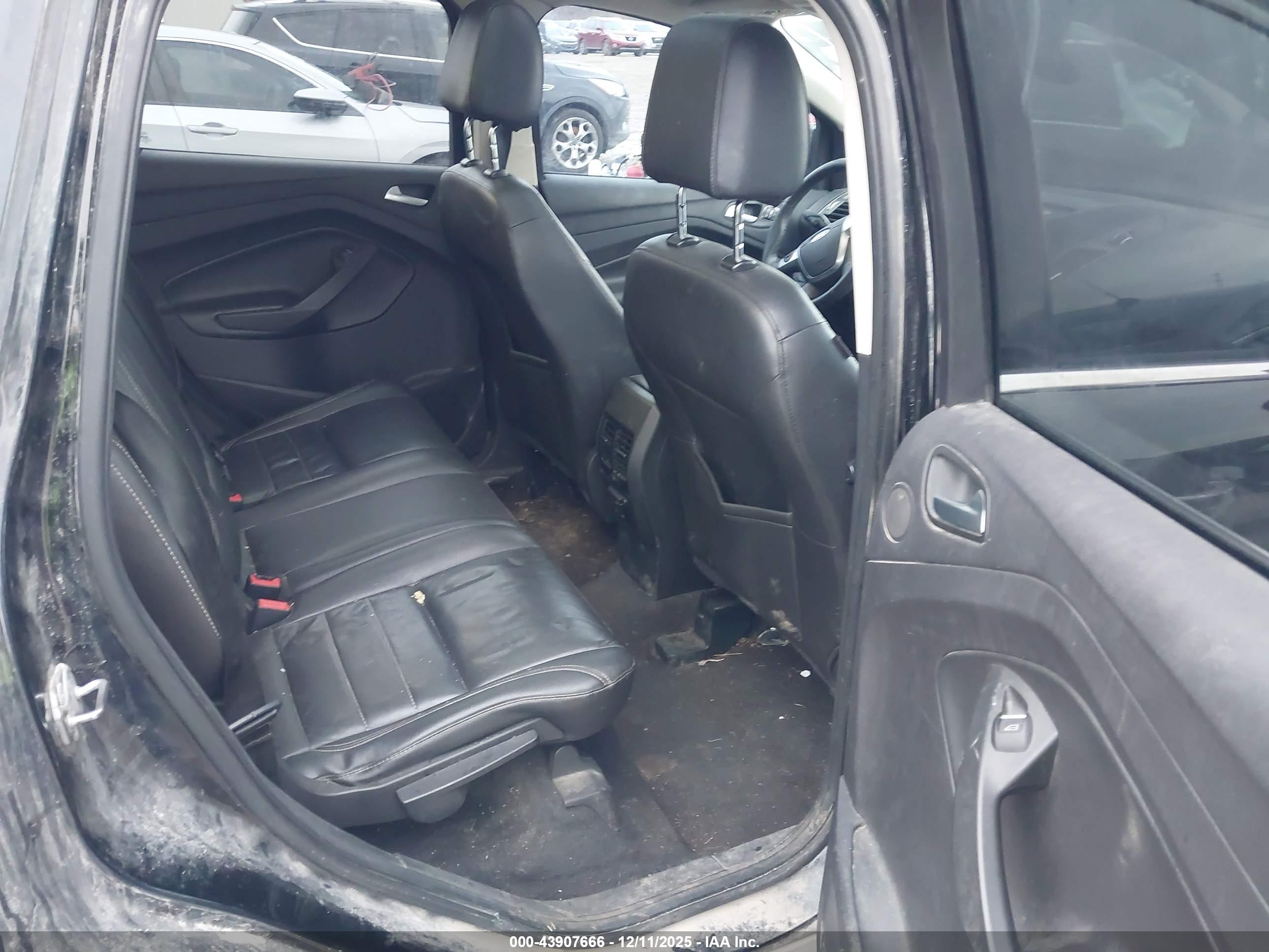 FORD ESCAPE image 8