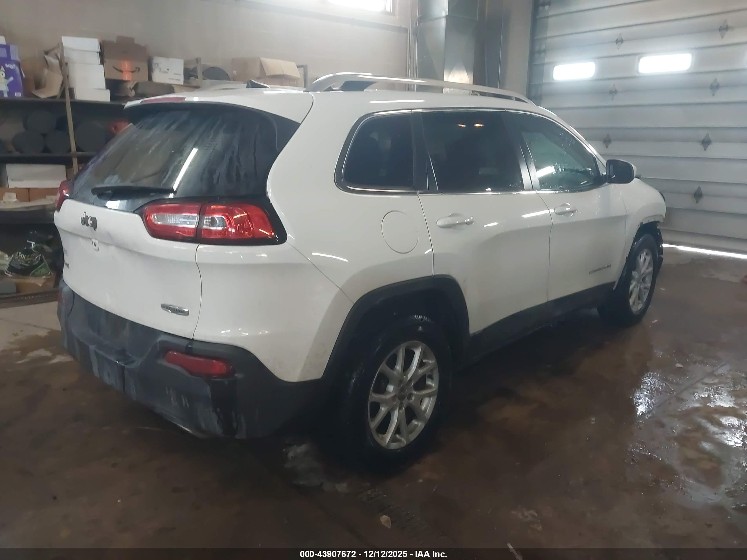 JEEP CHEROKEE image 4