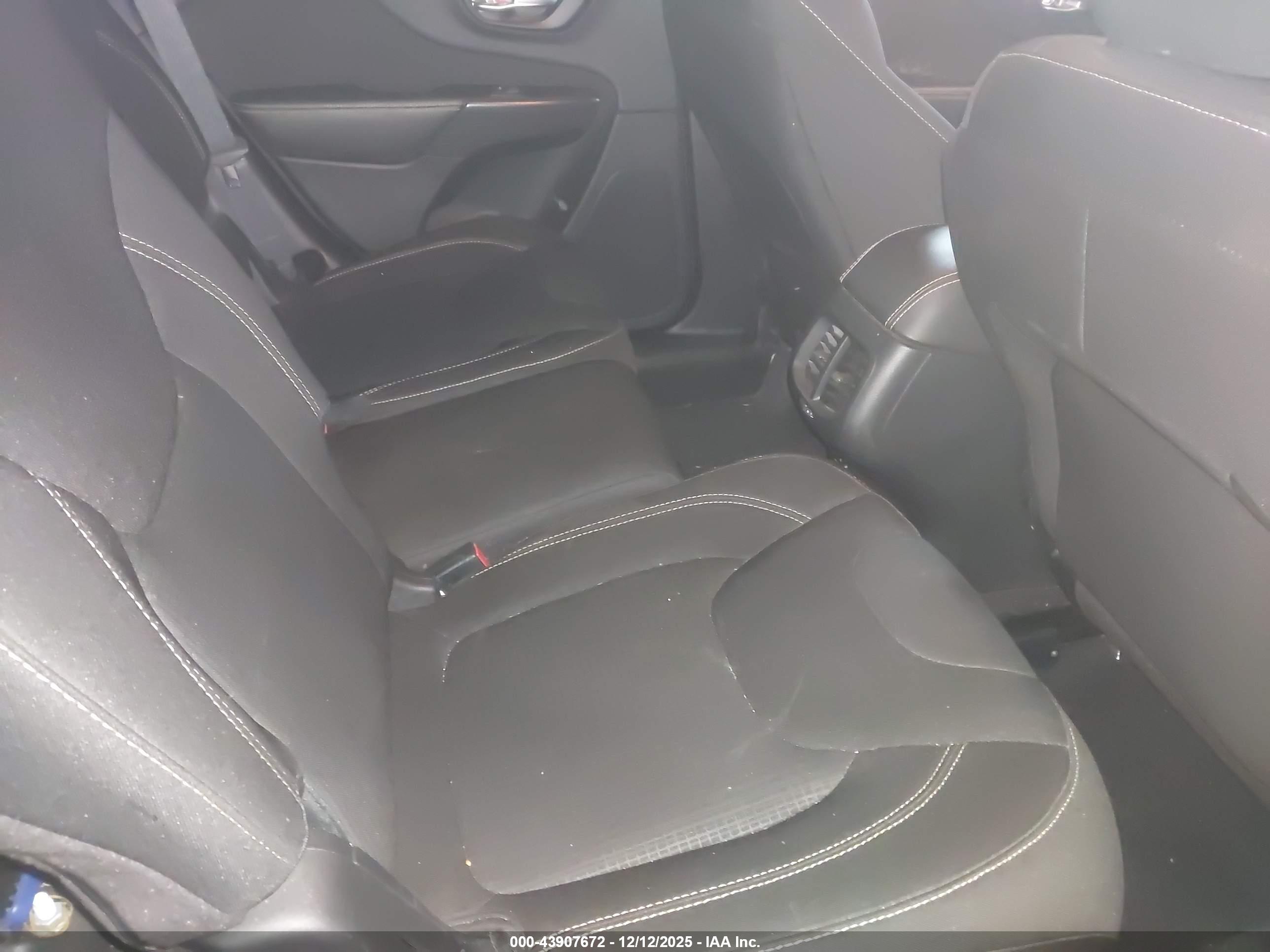 JEEP CHEROKEE image 8