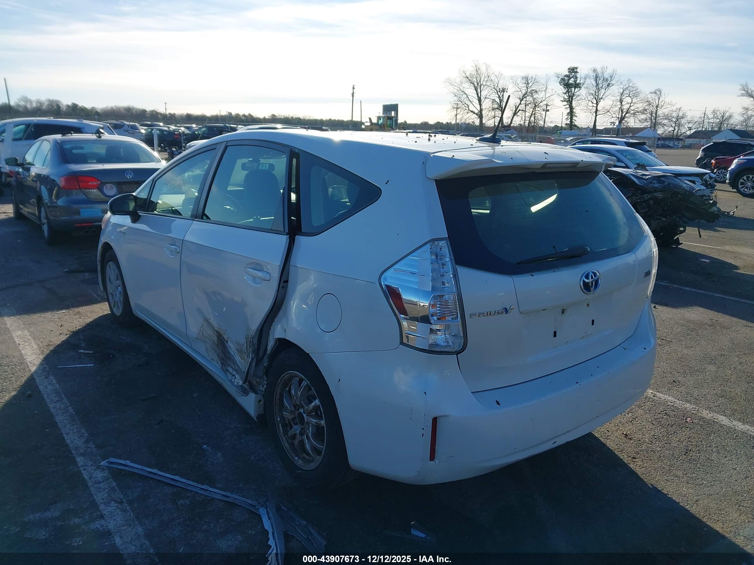 TOYOTA PRIUS image 3