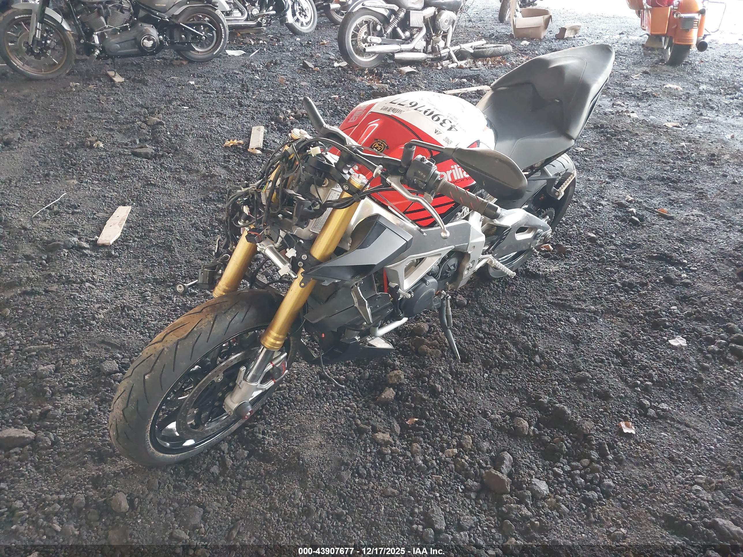 APRILIA TUONO image 2