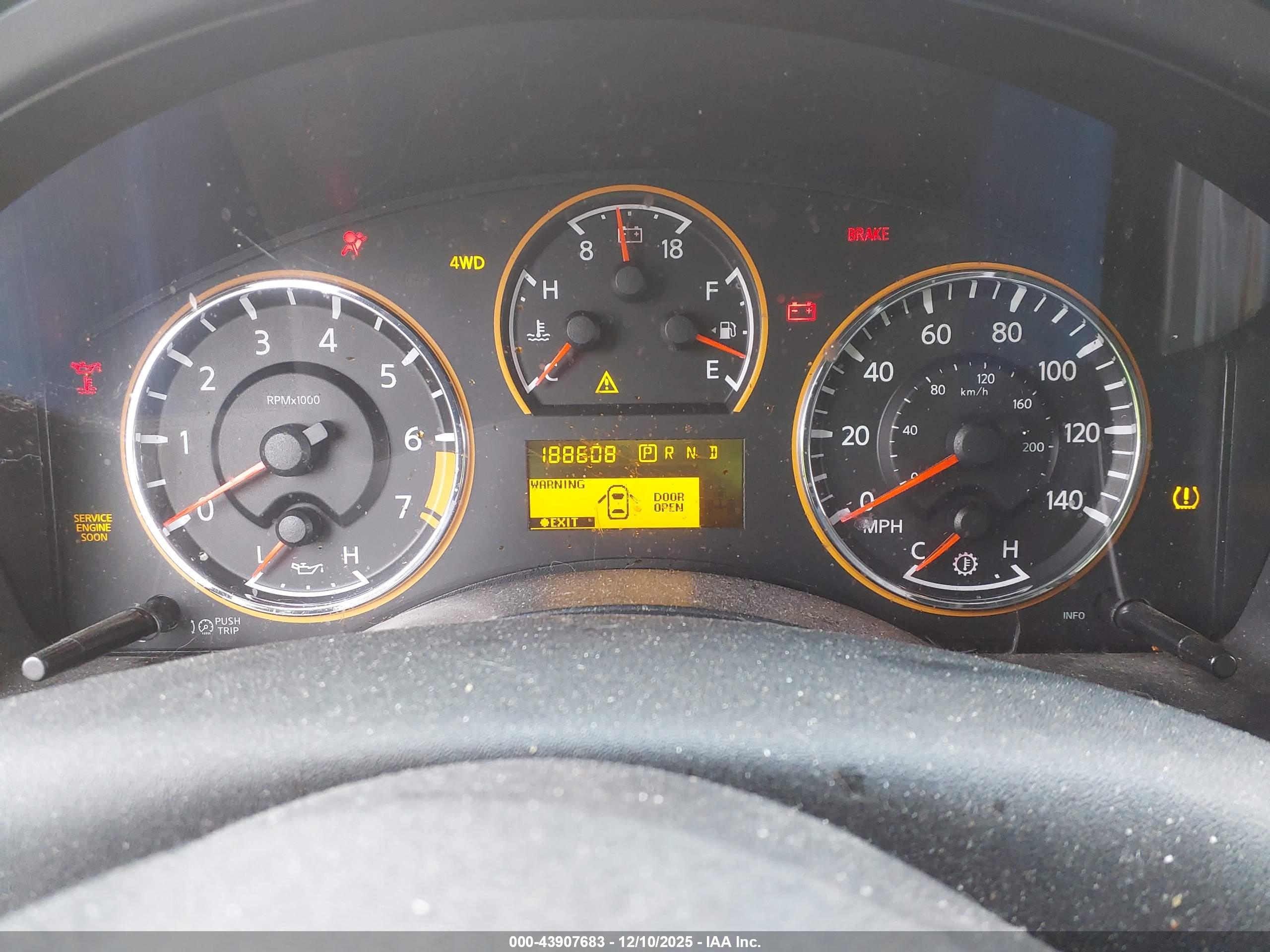 NISSAN ARMADA image 7