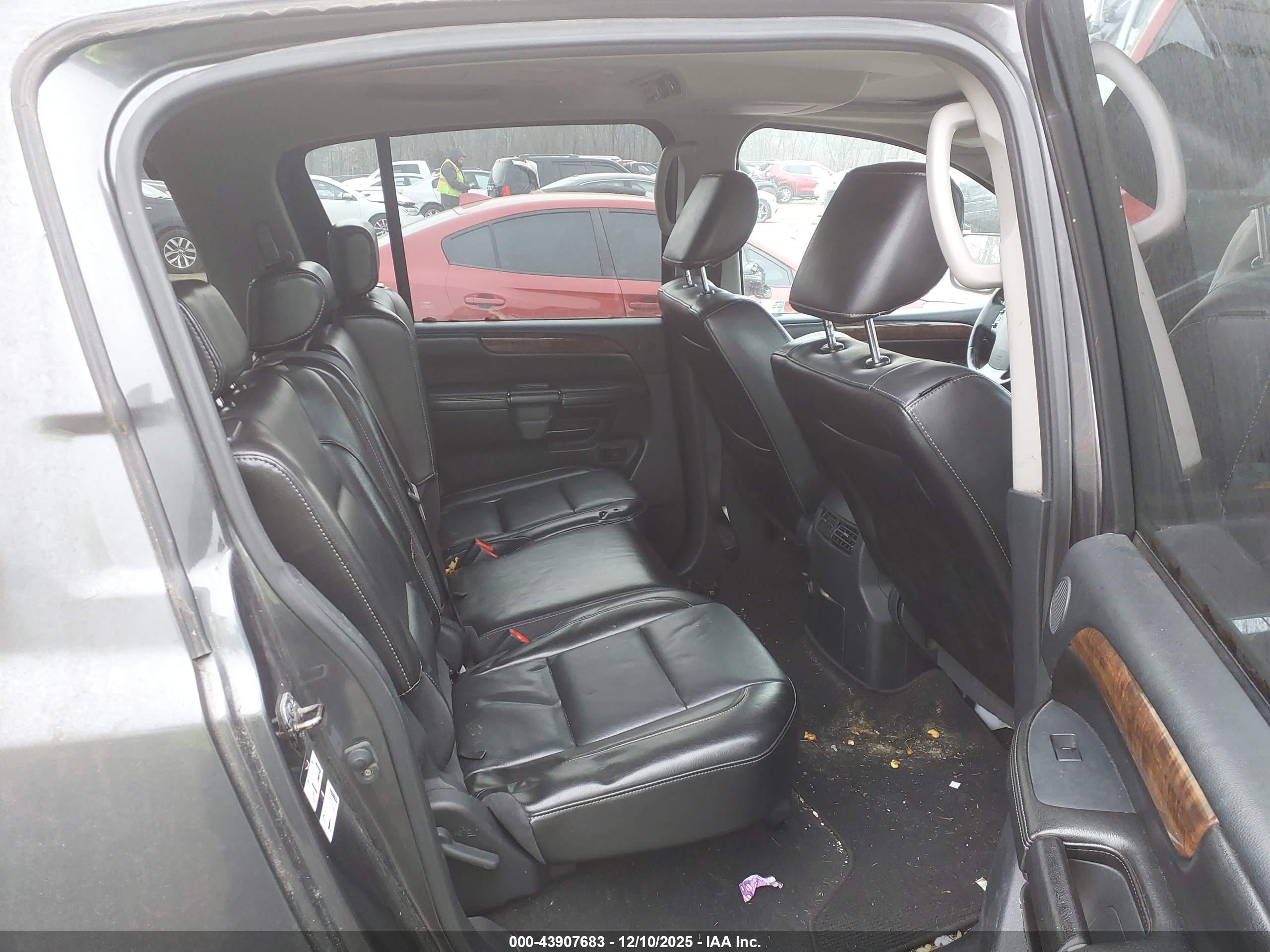 NISSAN ARMADA image 8