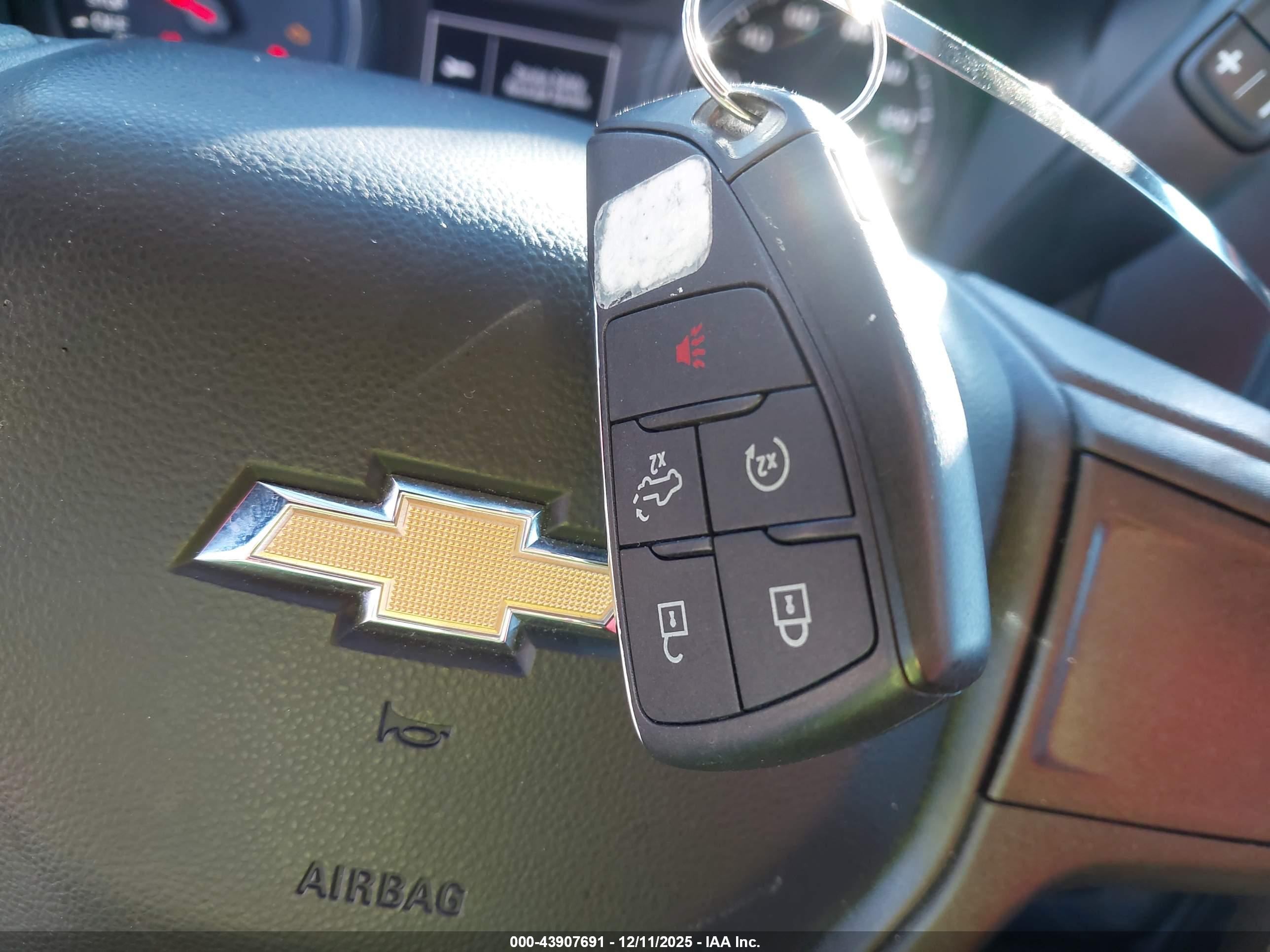 CHEVROLET SILVERADO image 11