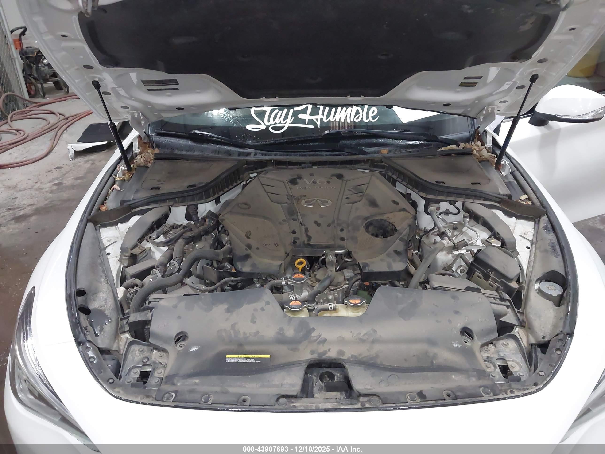 INFINITI Q60 image 10