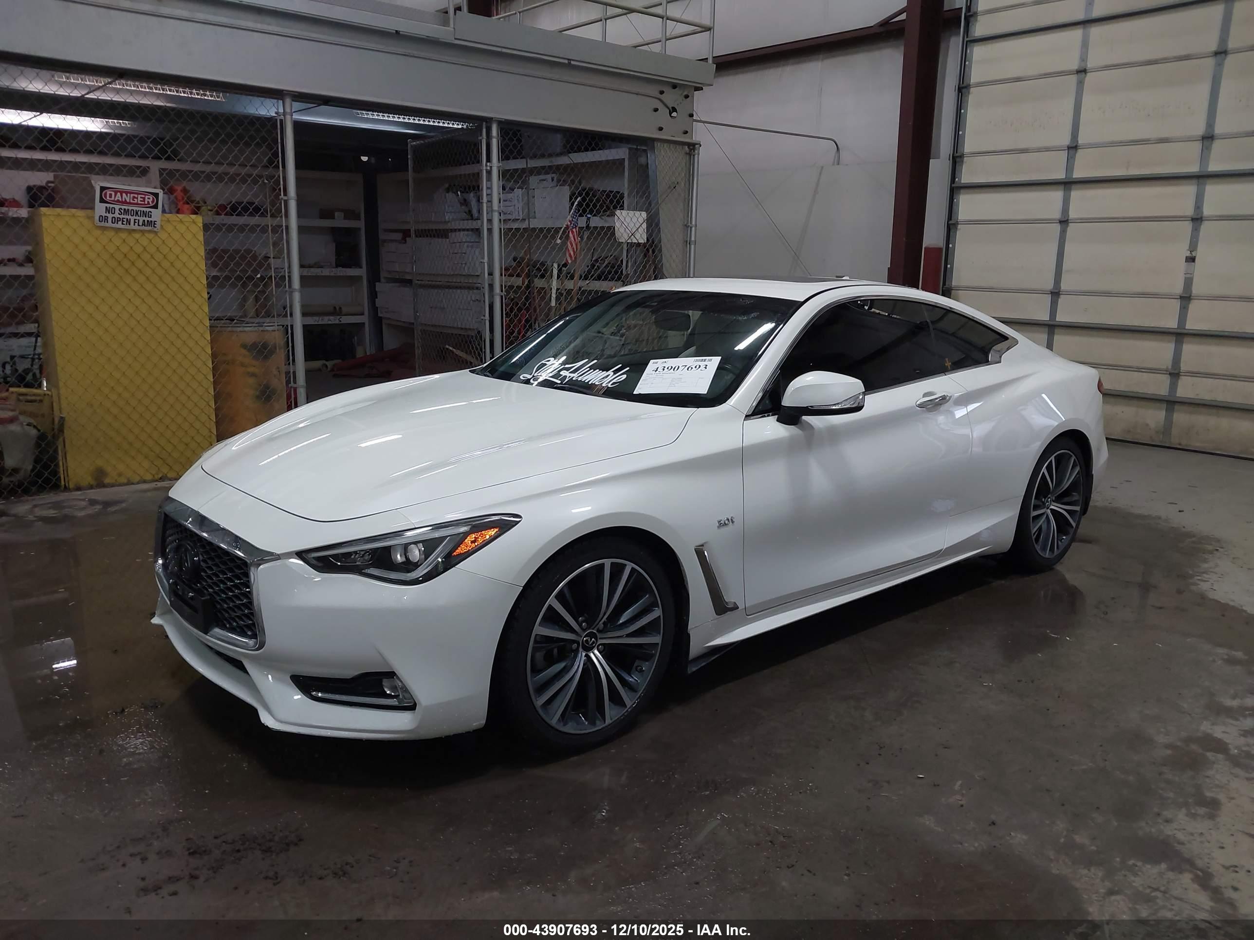 INFINITI Q60 image 2