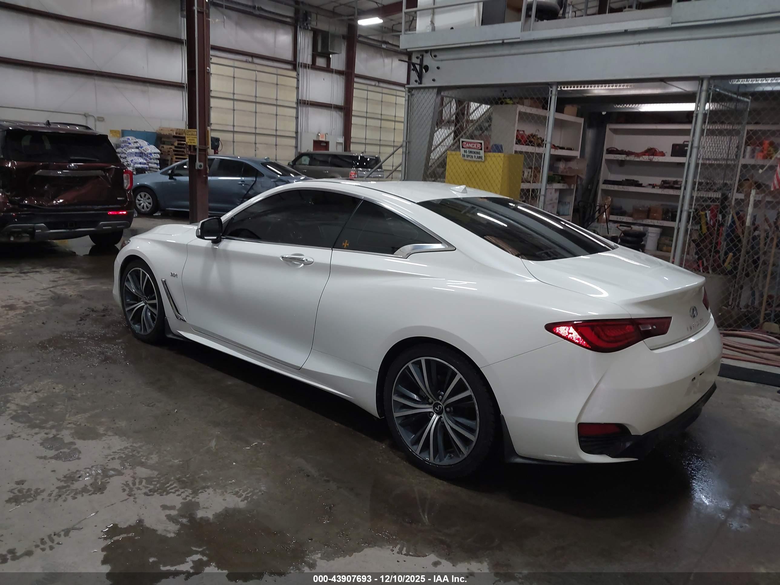 INFINITI Q60 image 3