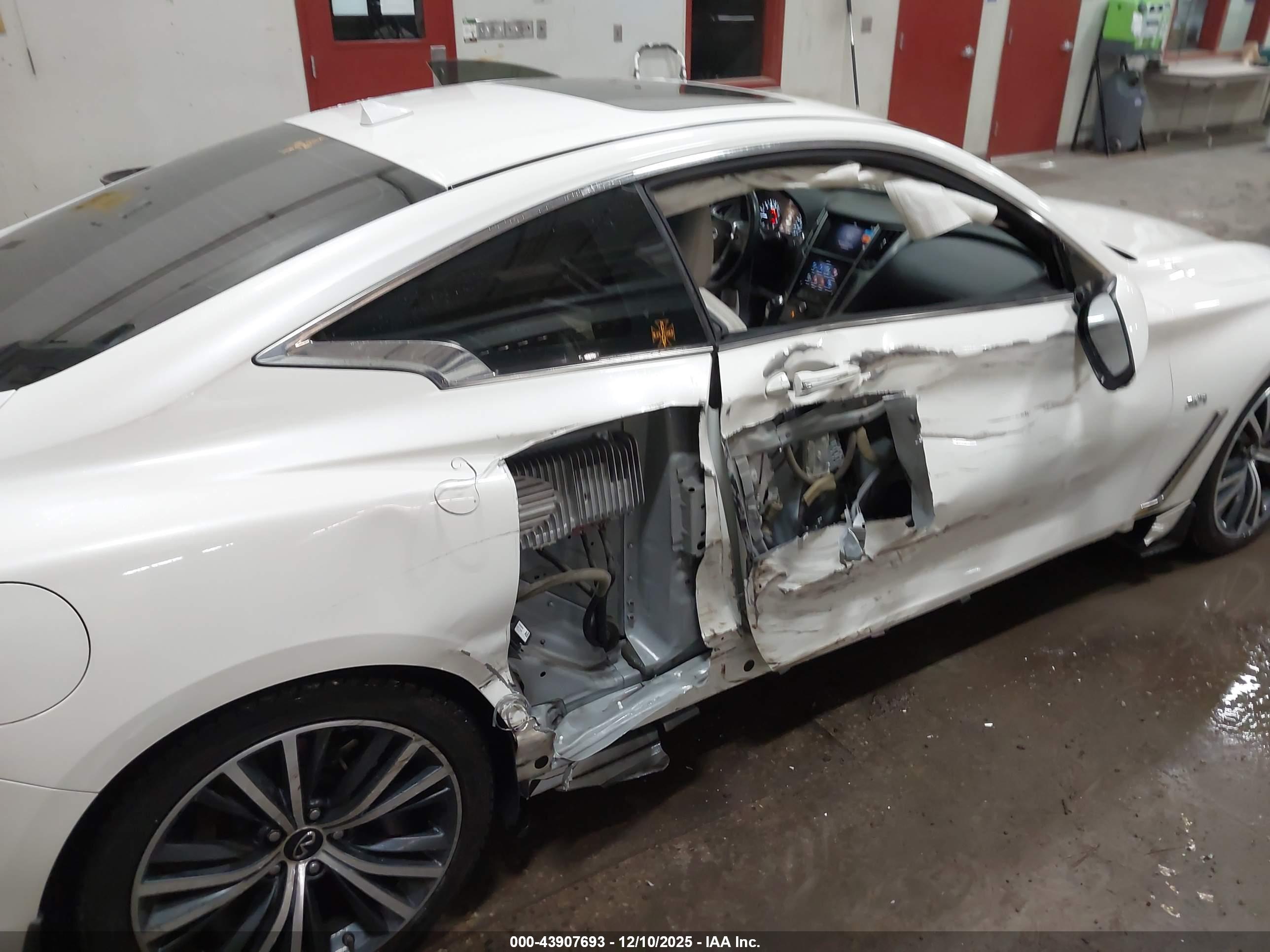 INFINITI Q60 image 6