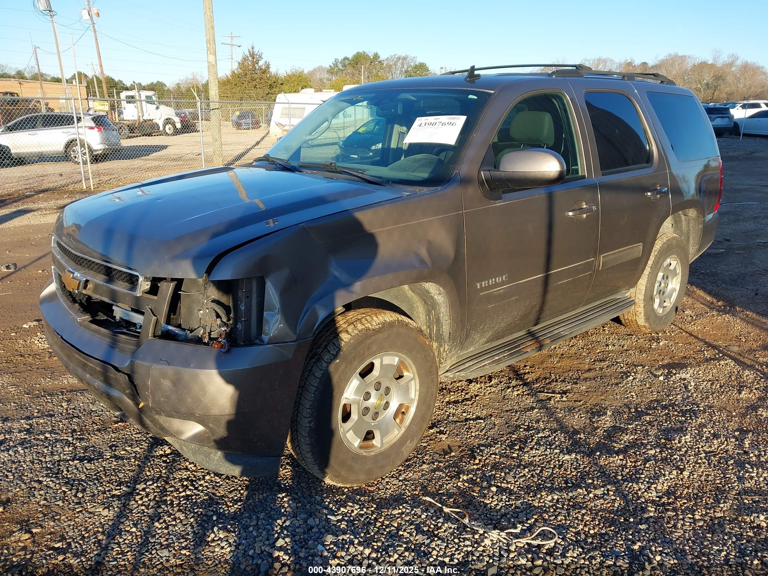 CHEVROLET TAHOE image 2