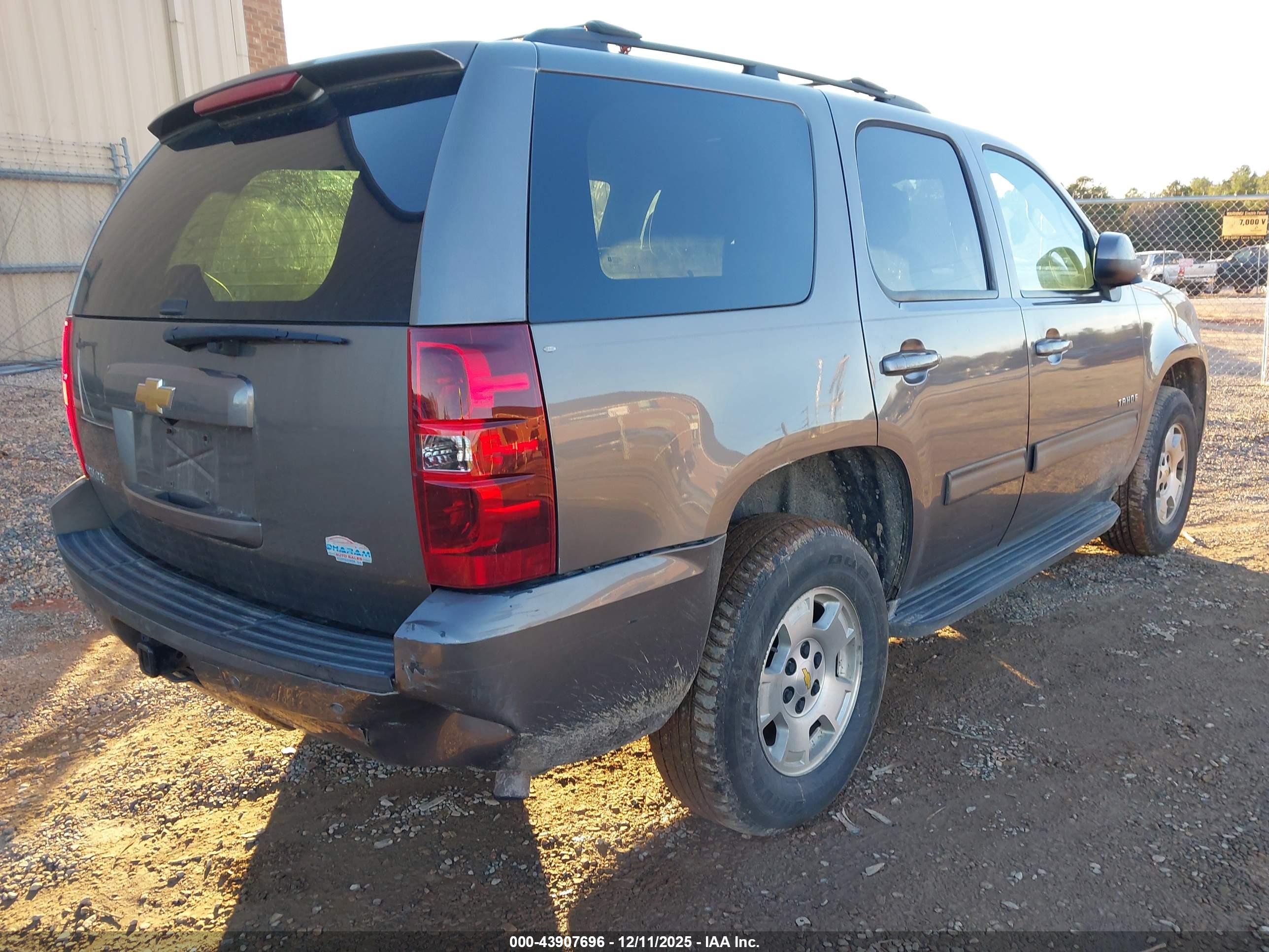 CHEVROLET TAHOE image 4