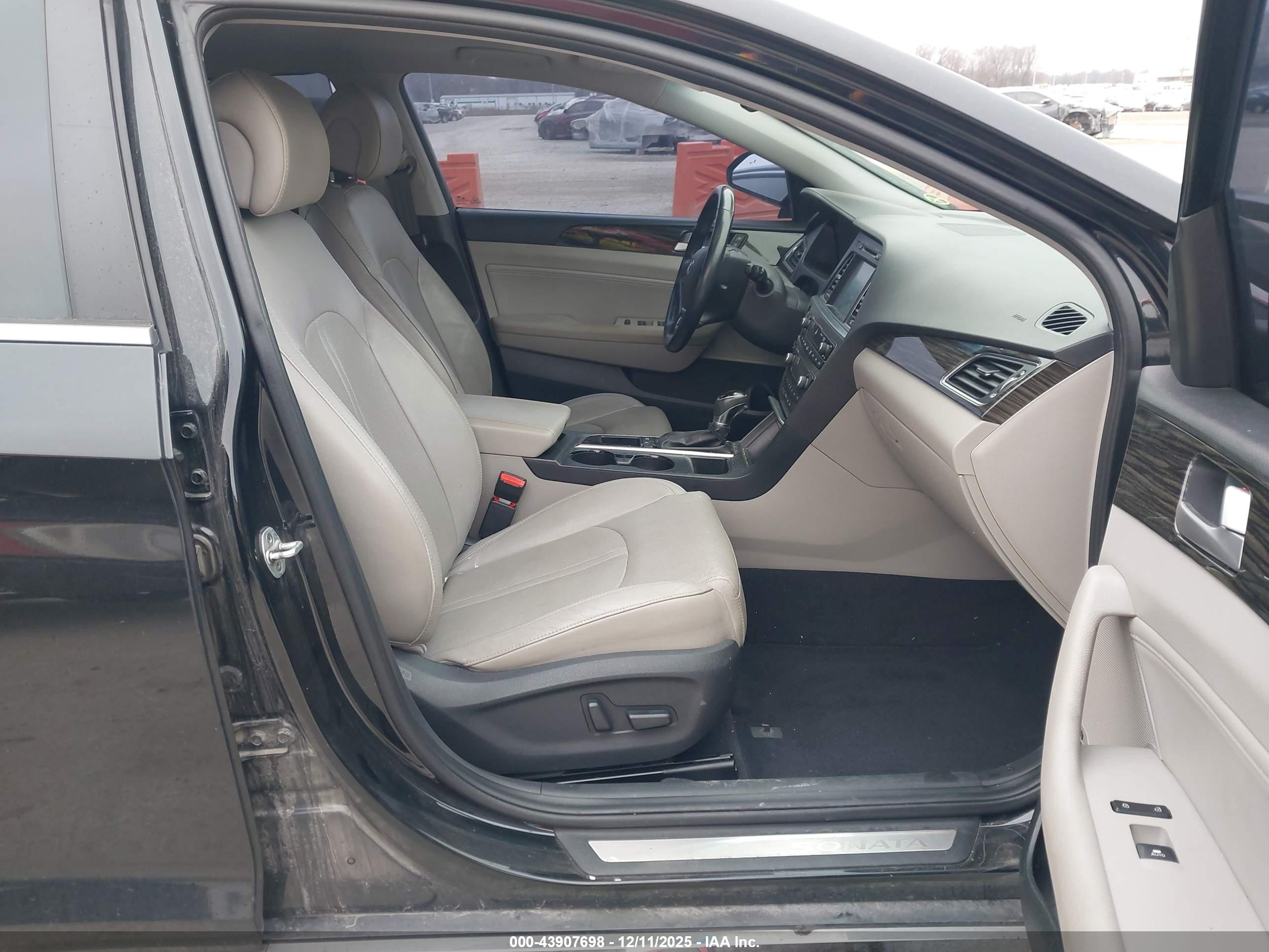 HYUNDAI SONATA image 5