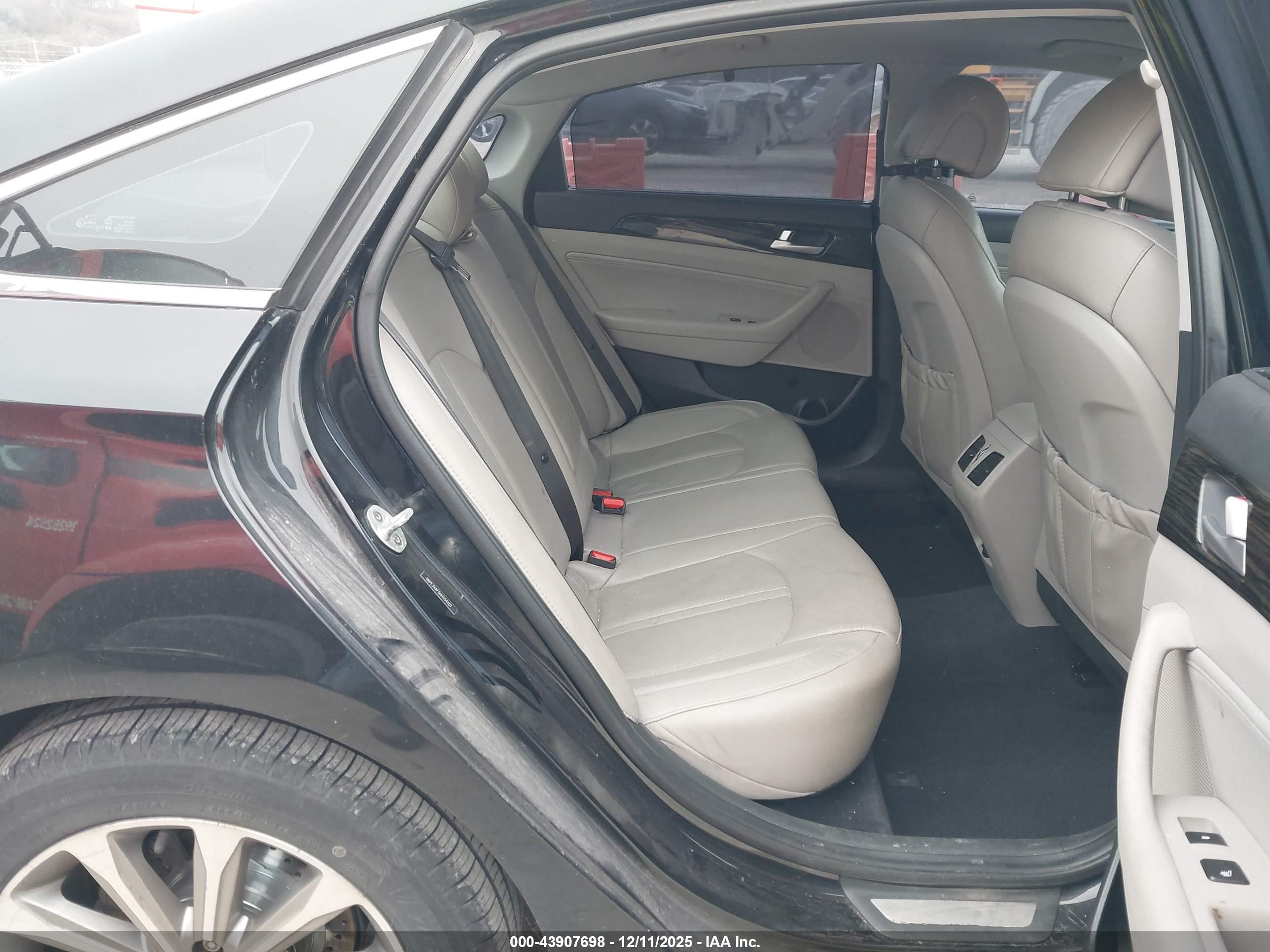 HYUNDAI SONATA image 8