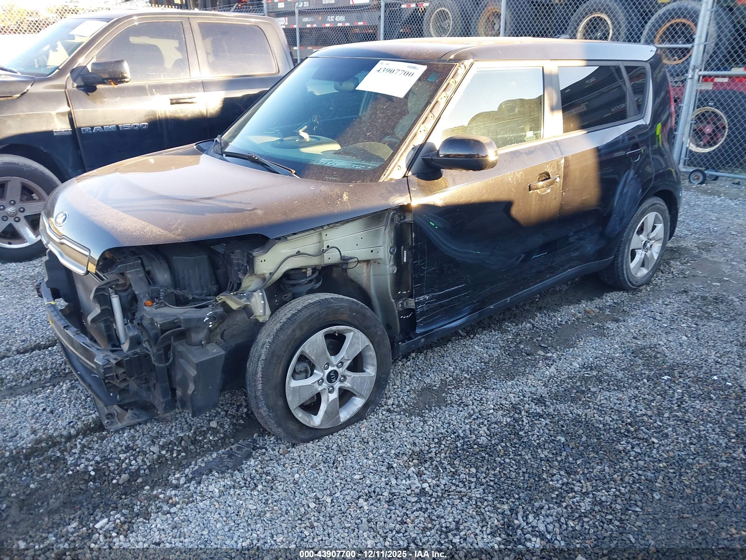 KIA SOUL image 2