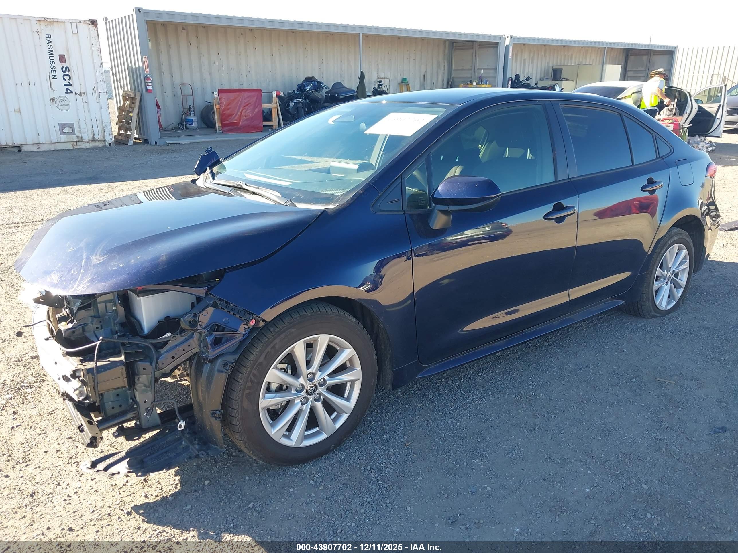 TOYOTA COROLLA image 2