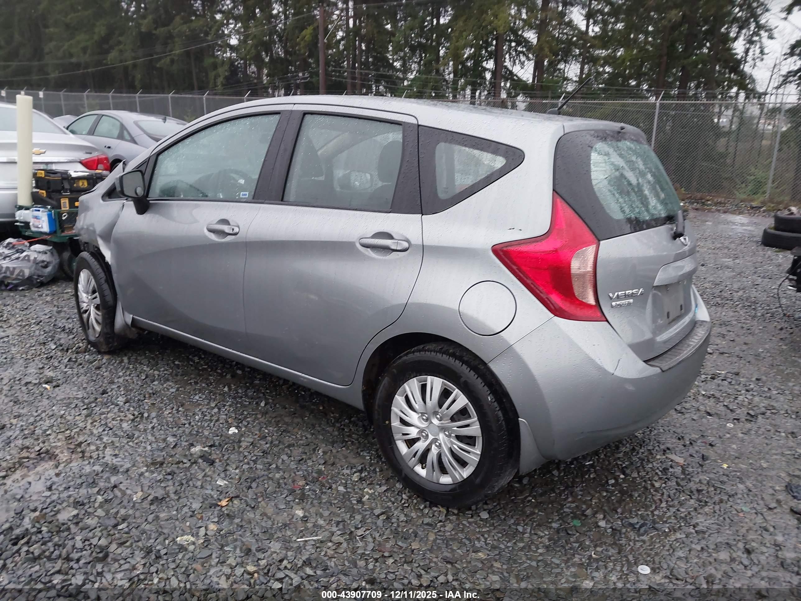 NISSAN VERSA image 3