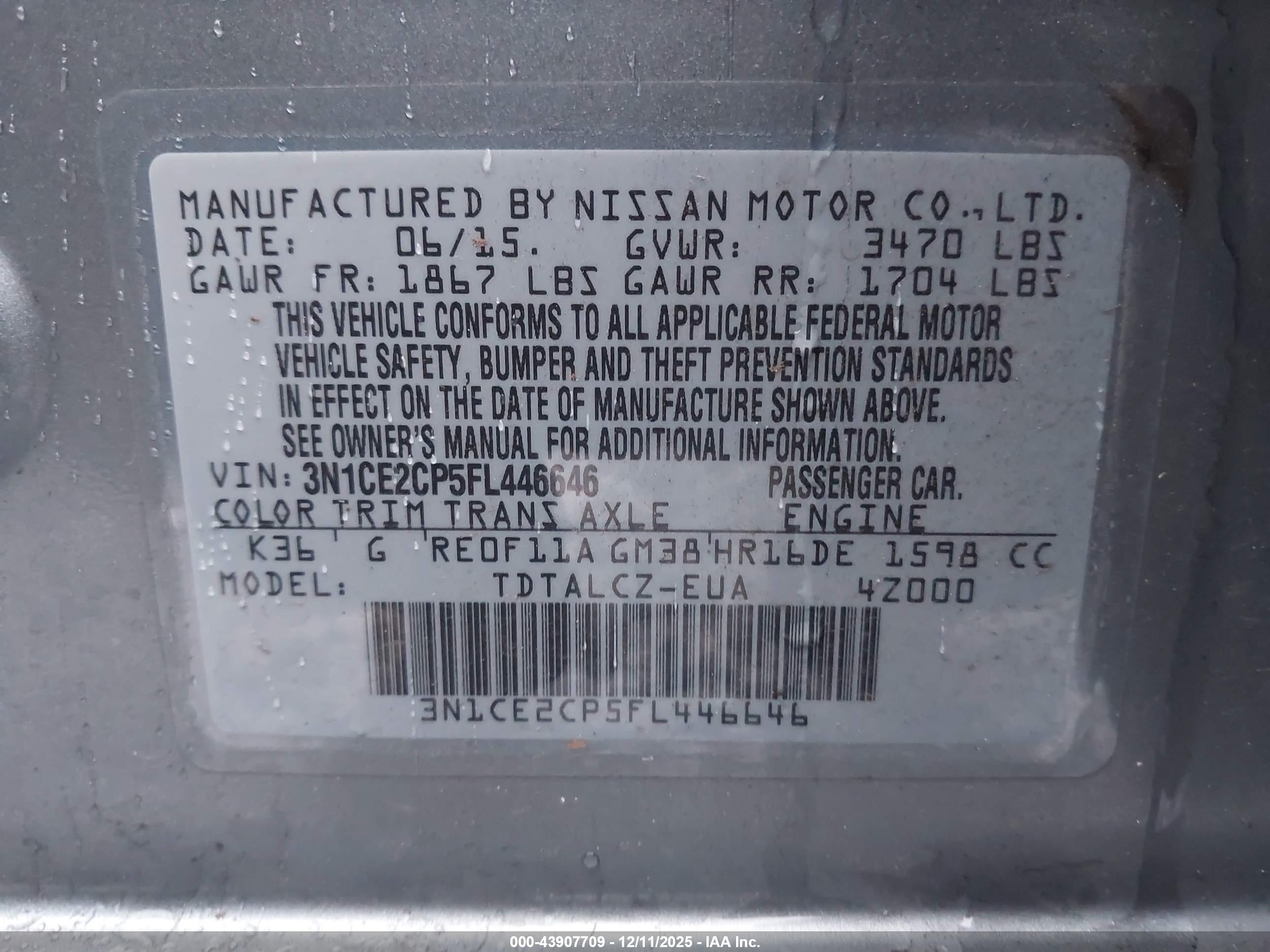 NISSAN VERSA image 9