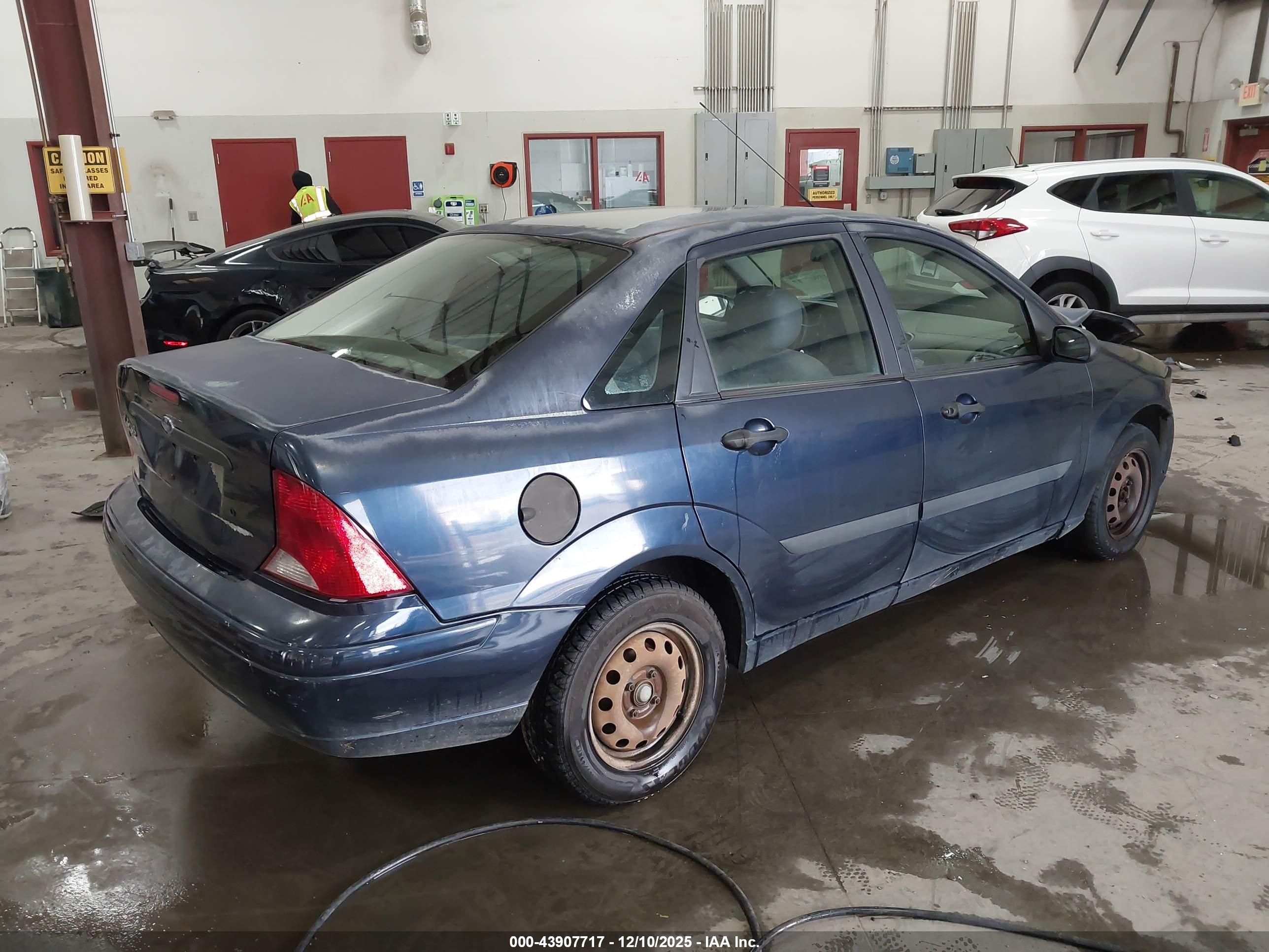 FORD FOCUS image 4