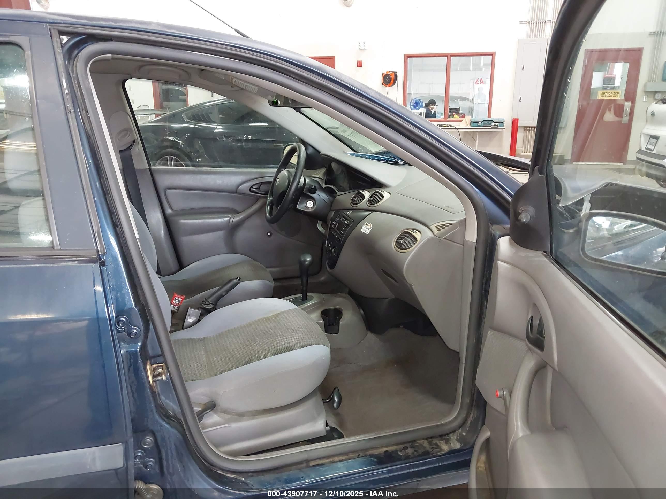 FORD FOCUS image 5