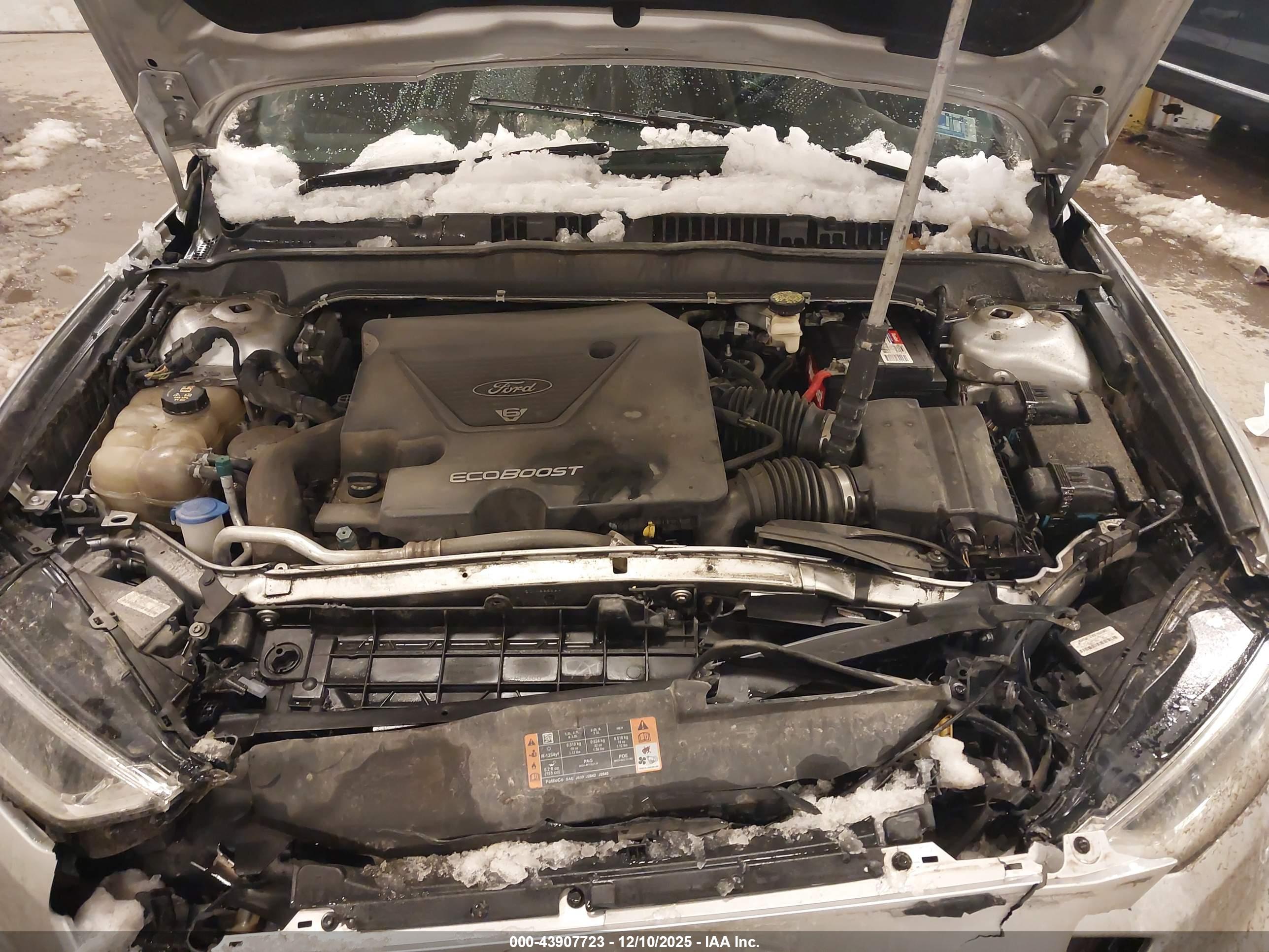 FORD FUSION image 10