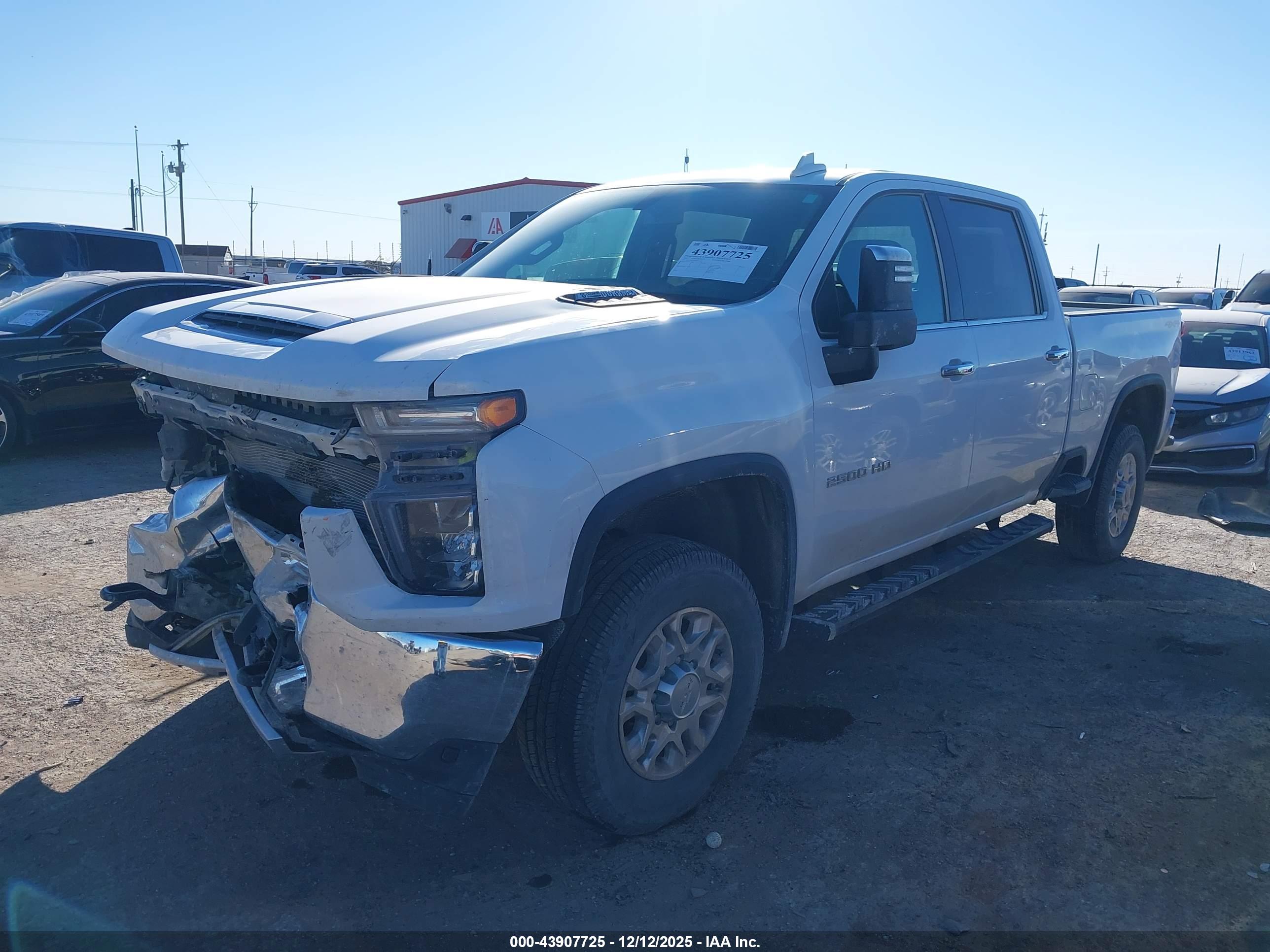 CHEVROLET SILVERADO image 2