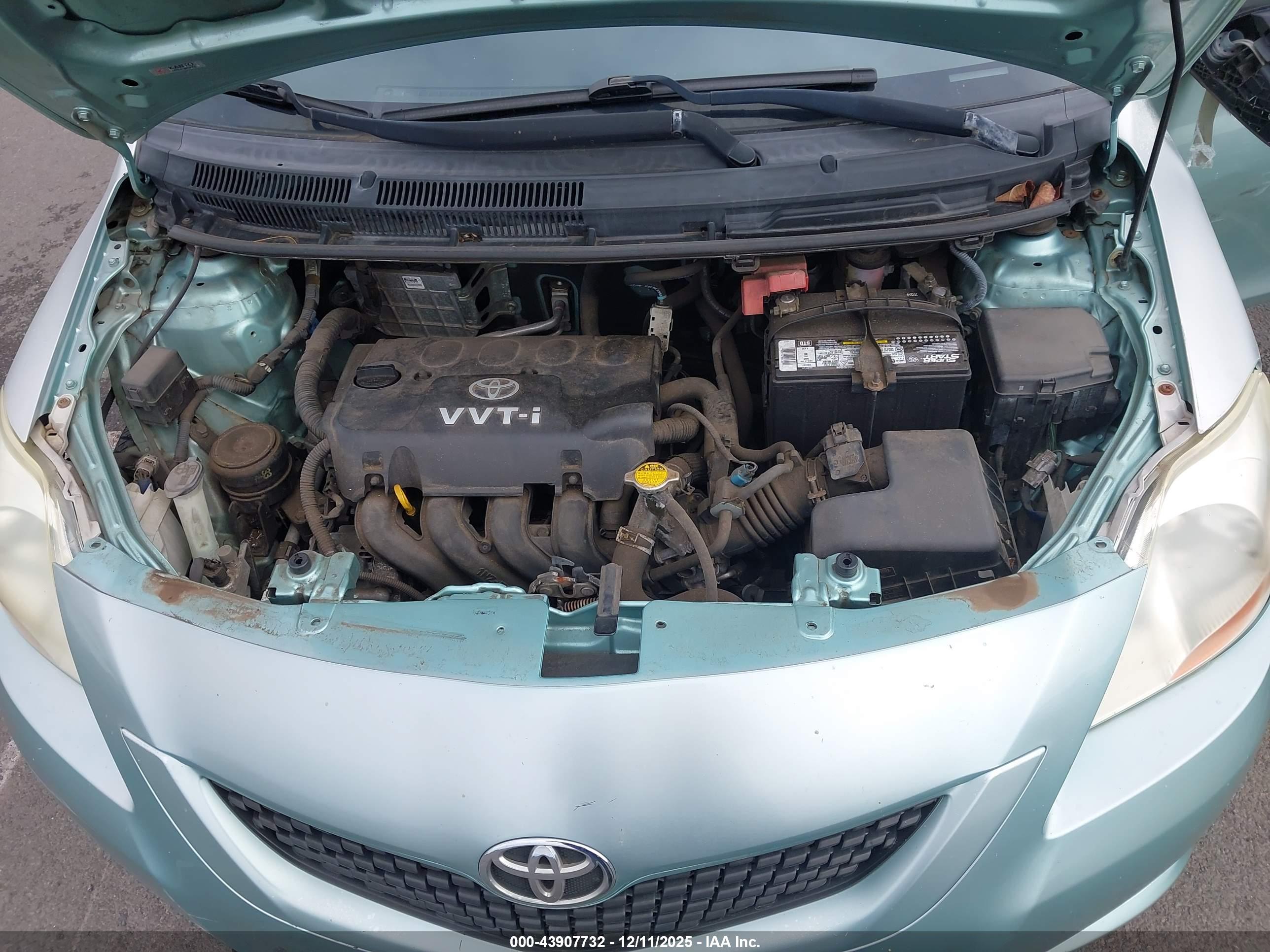 TOYOTA YARIS image 10