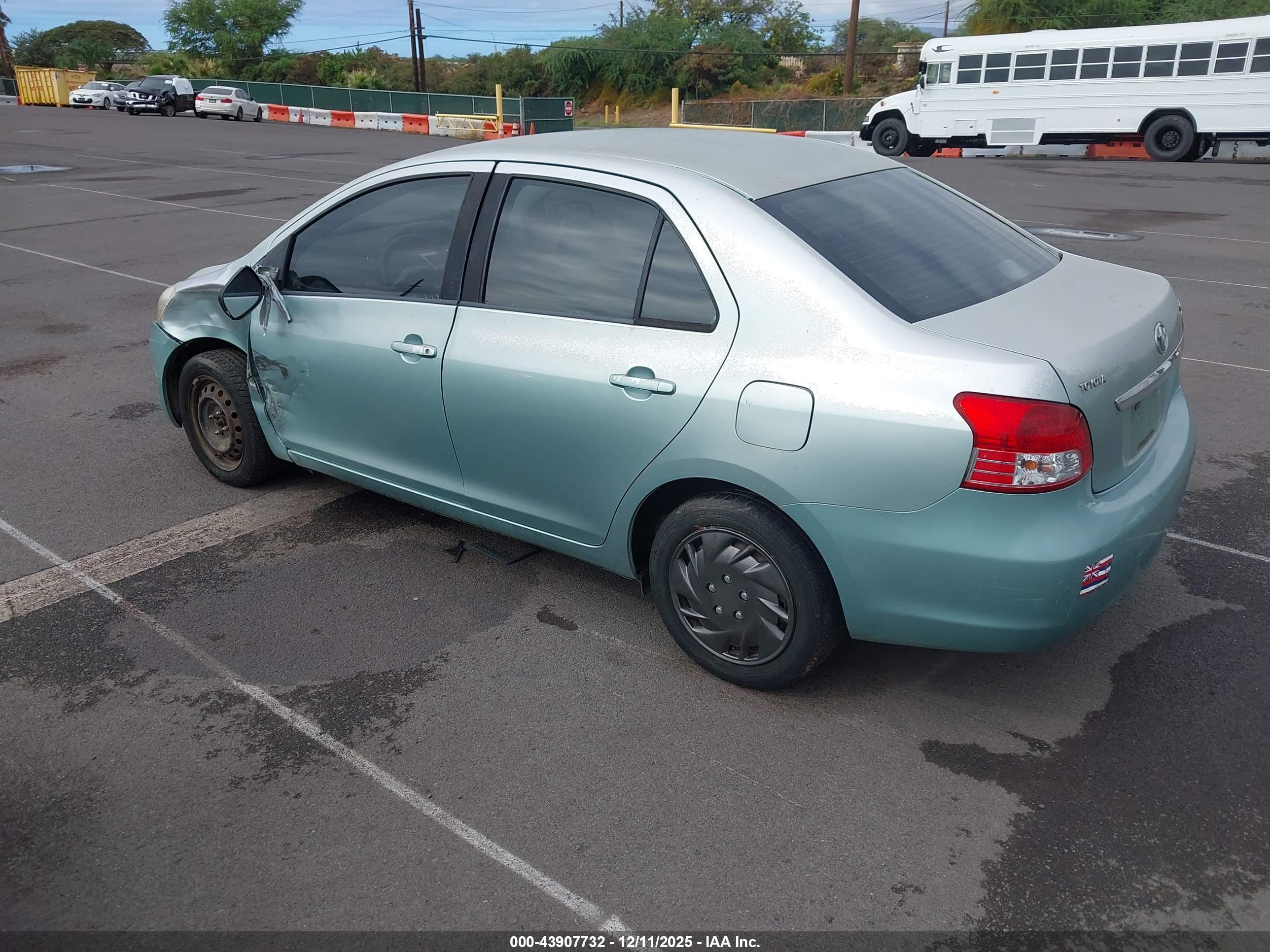 TOYOTA YARIS image 3