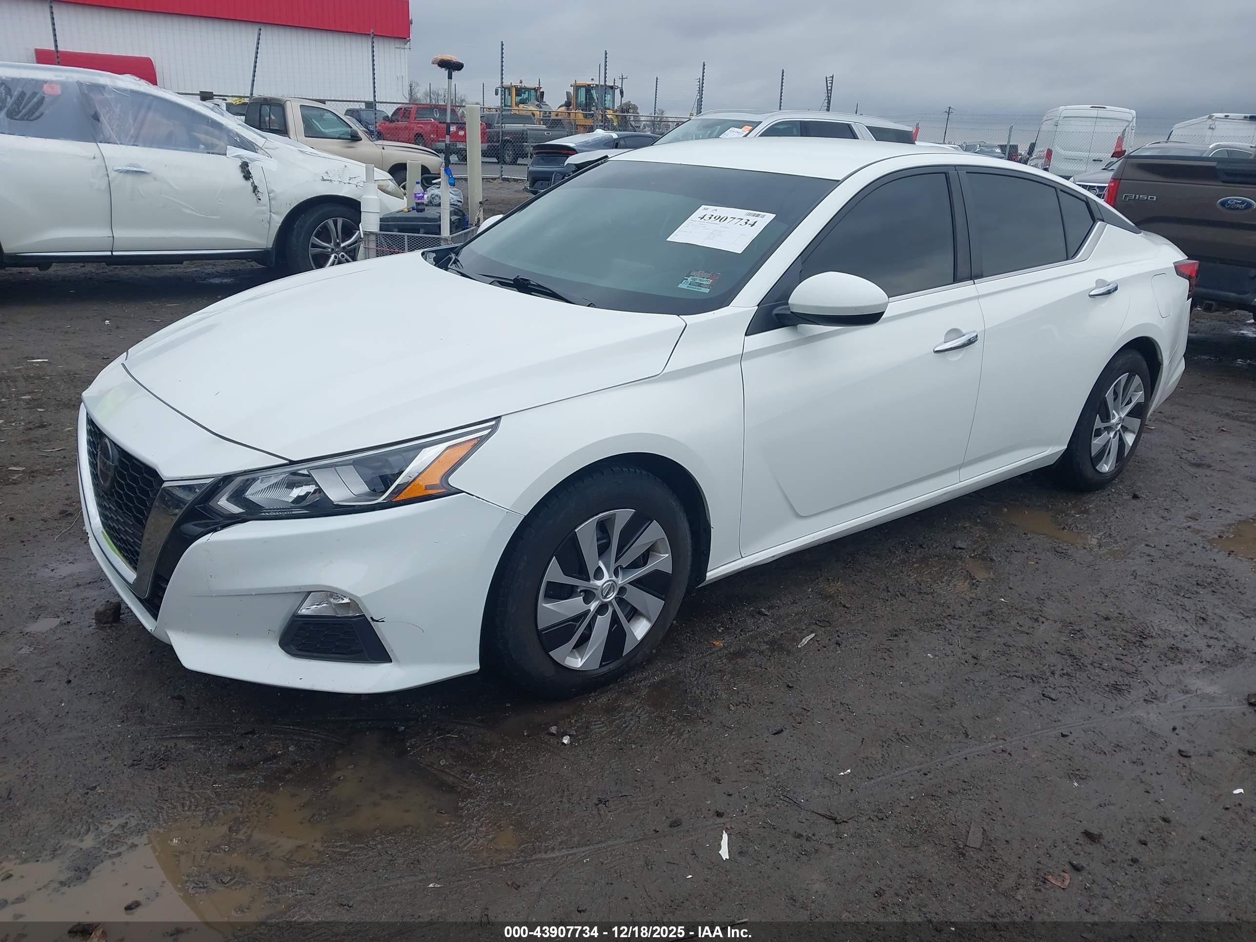 NISSAN ALTIMA image 2