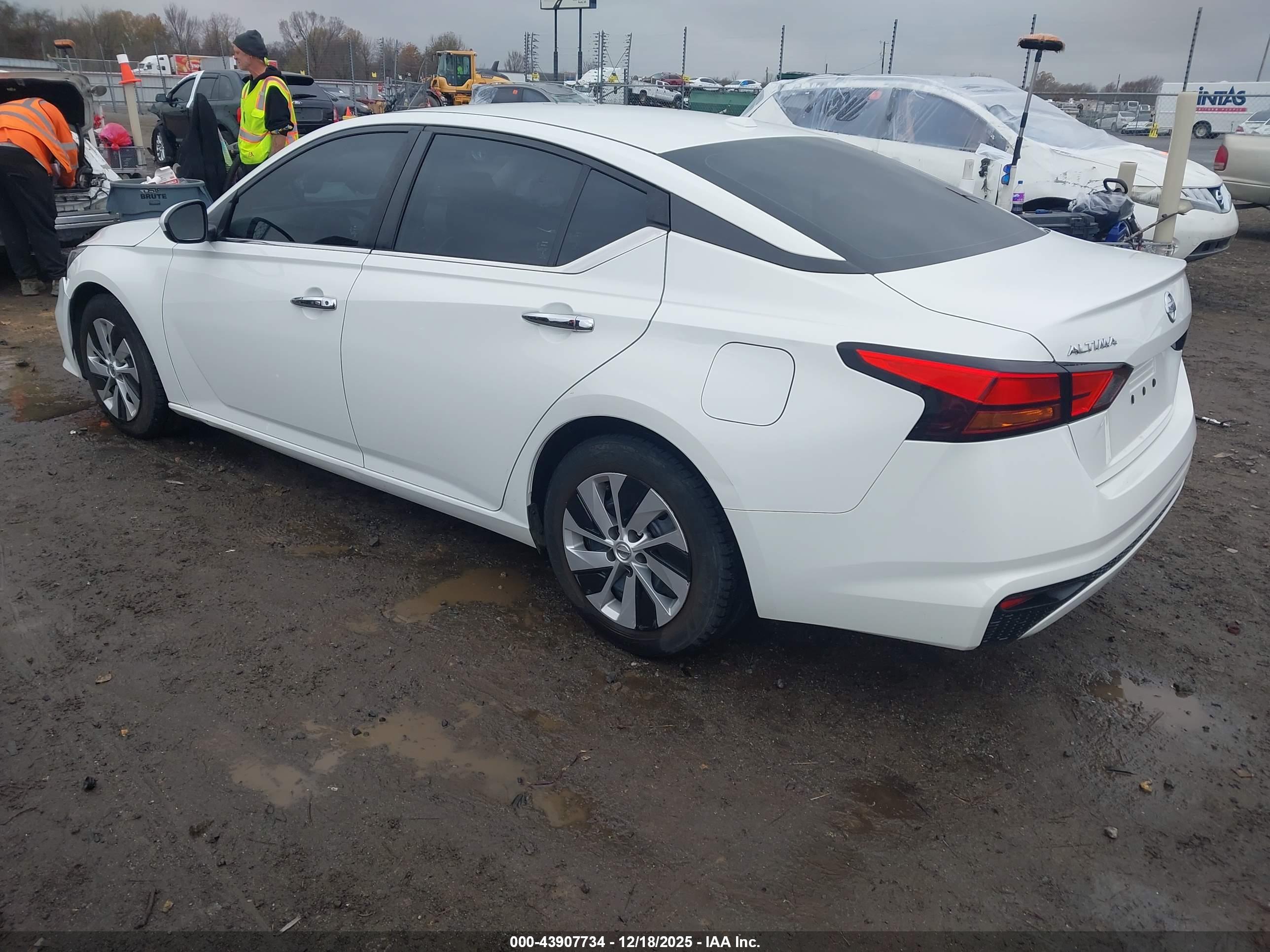 NISSAN ALTIMA image 3