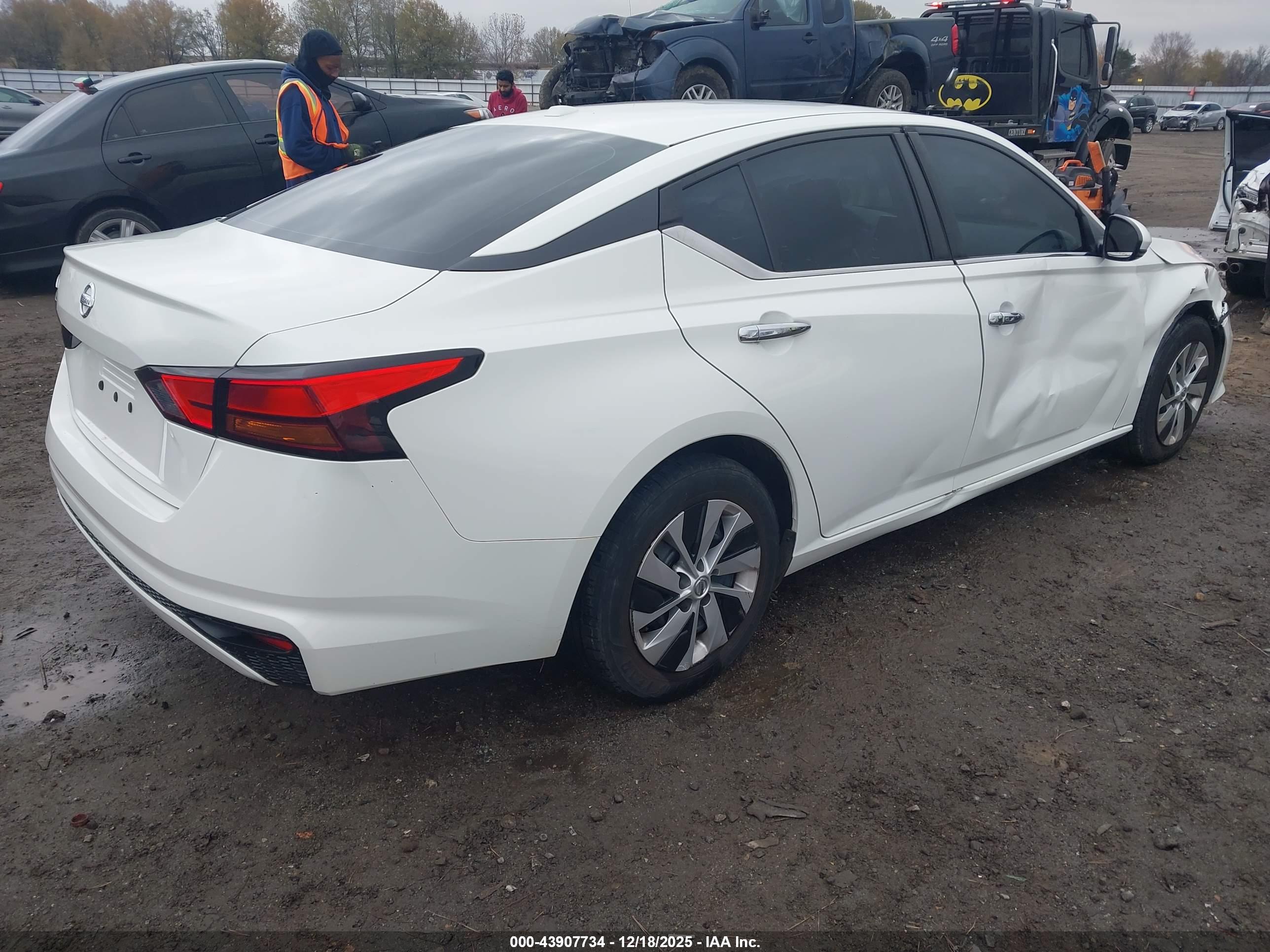 NISSAN ALTIMA image 4