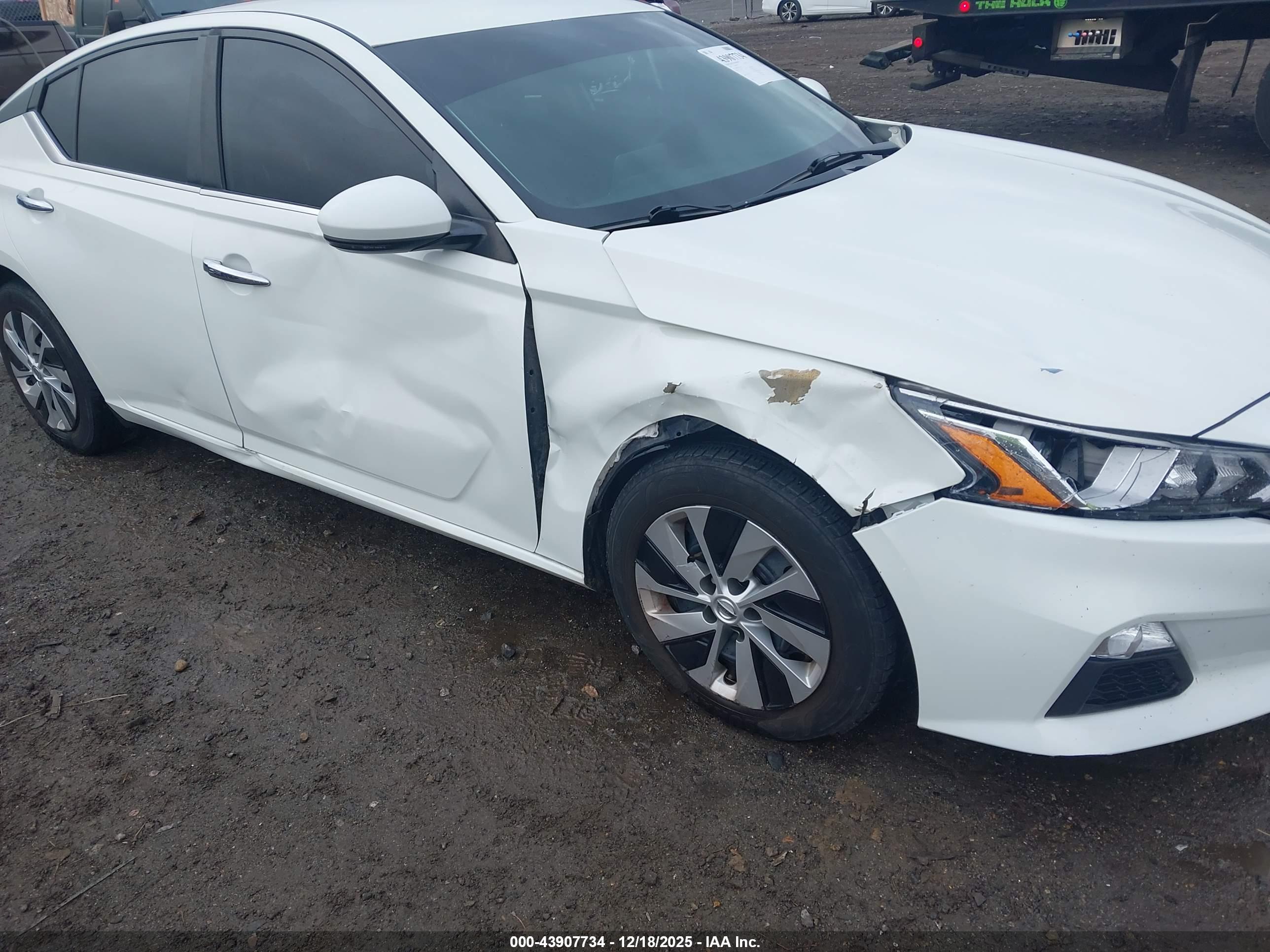 NISSAN ALTIMA image 6