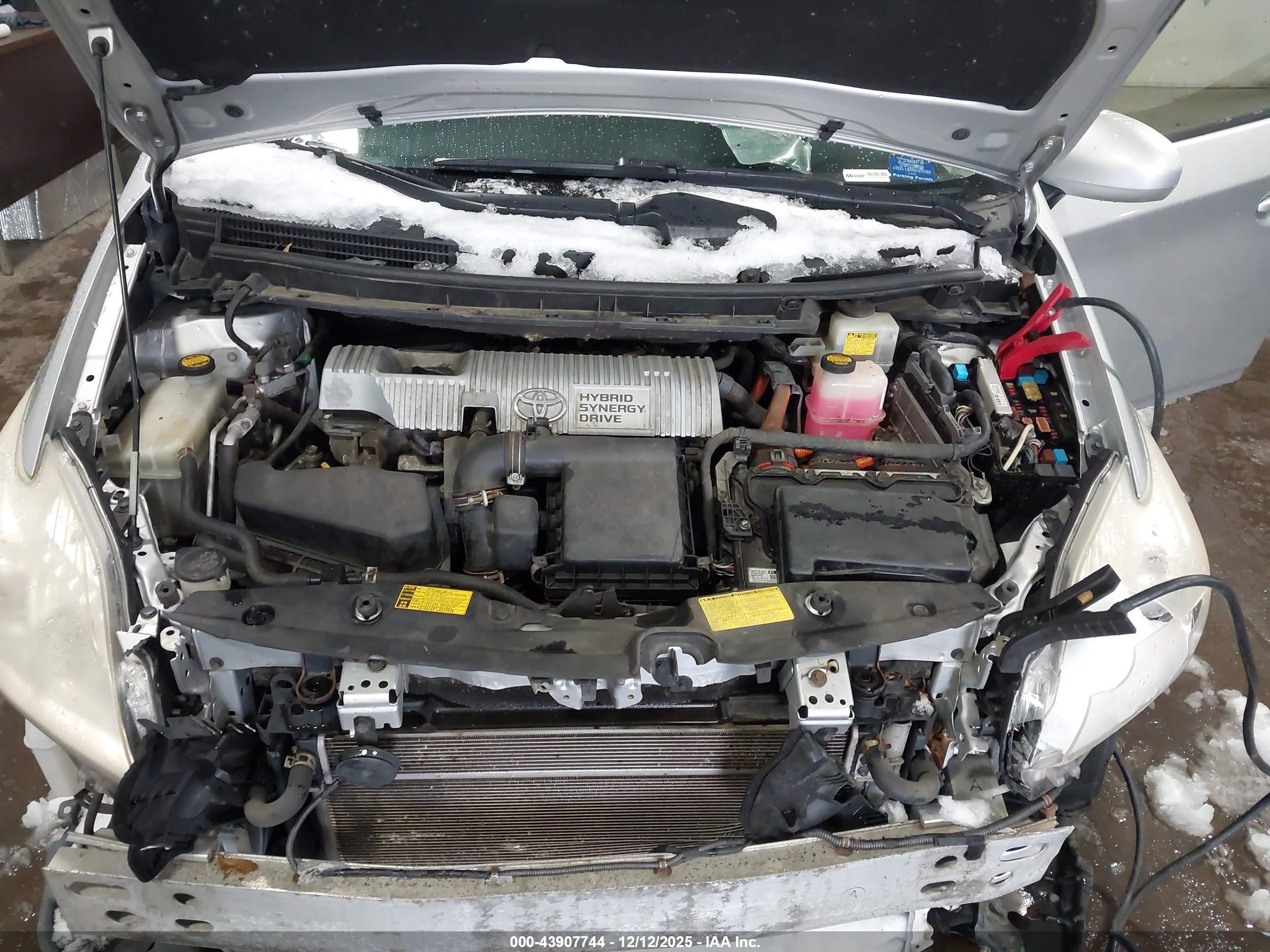 TOYOTA PRIUS image 10