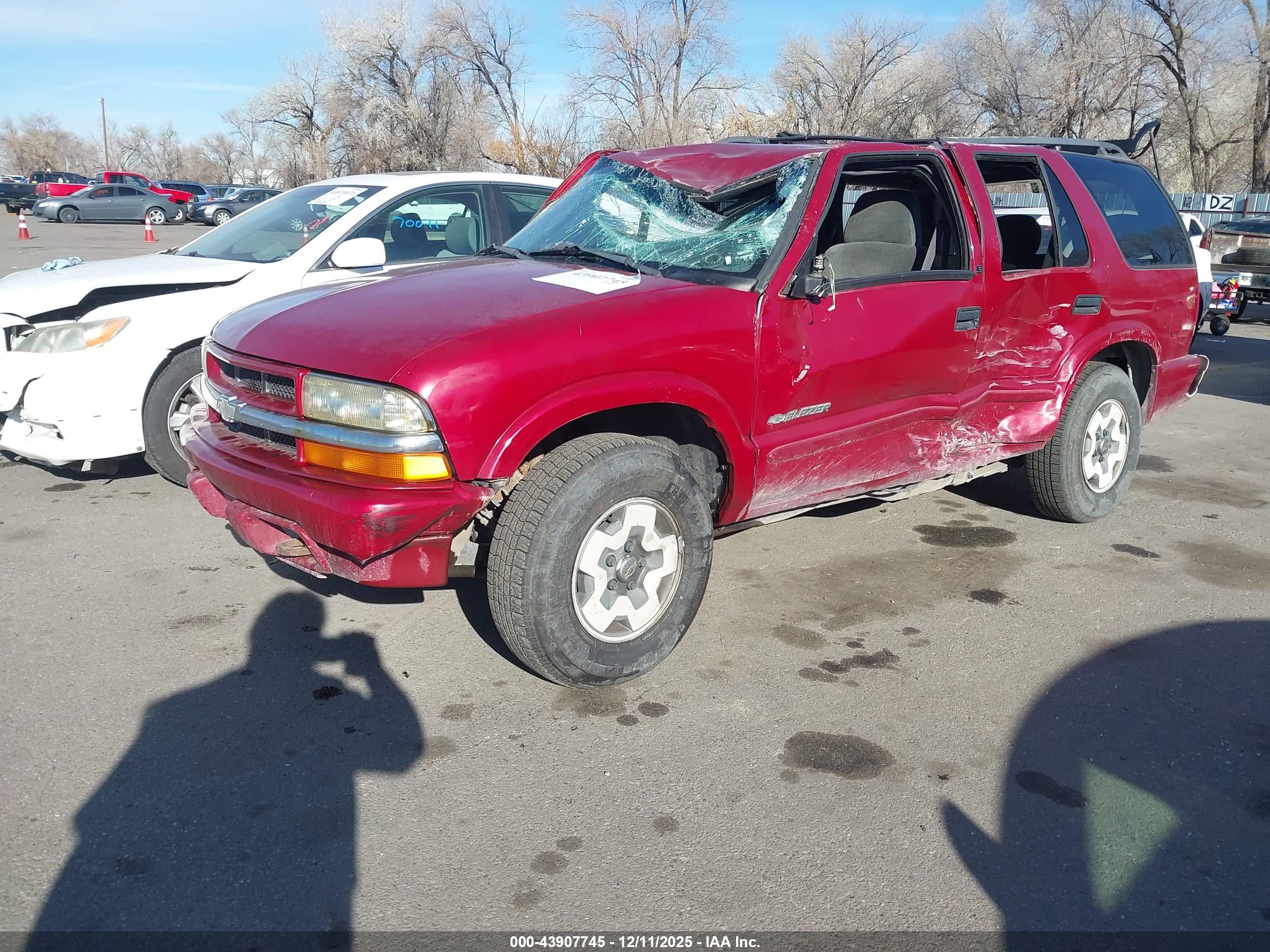 CHEVROLET BLAZER image 2