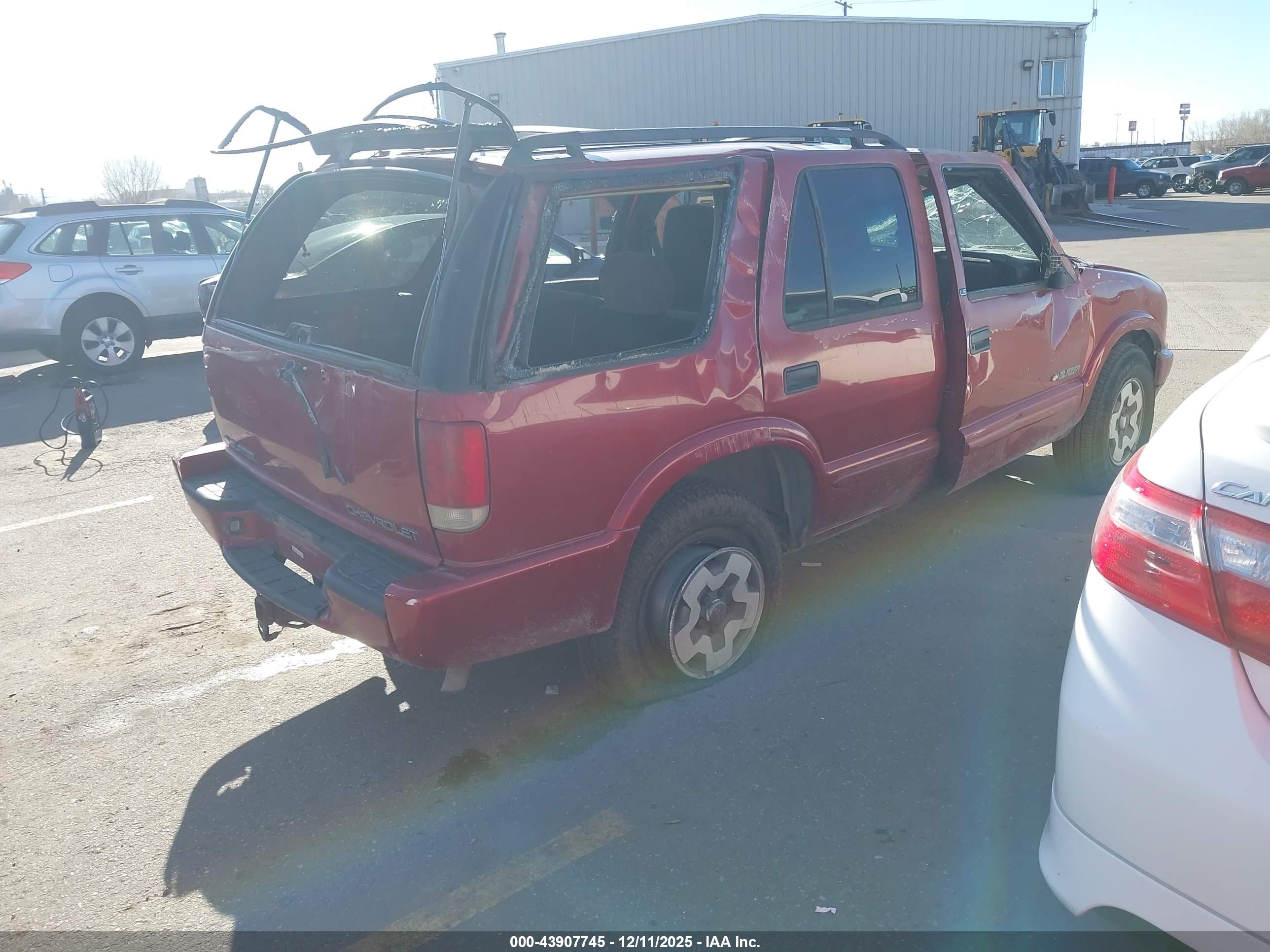 CHEVROLET BLAZER image 4