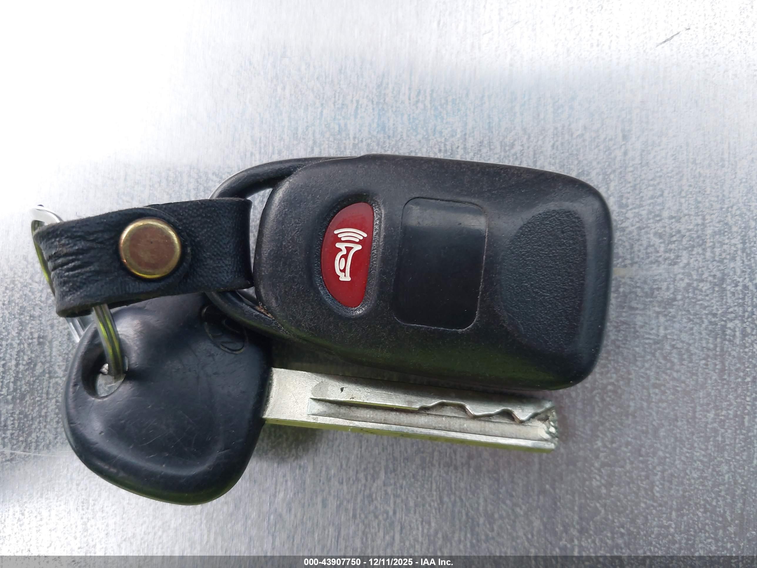 HYUNDAI ACCENT image 11